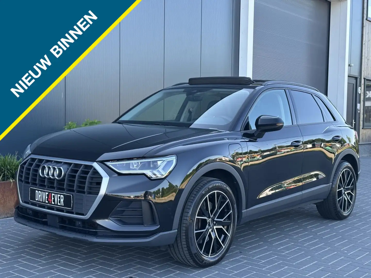 Audi Q3 45 TFSI e Adv Editi. M2022 PANO NAVI SPORTVELGEN C Schwarz - 1