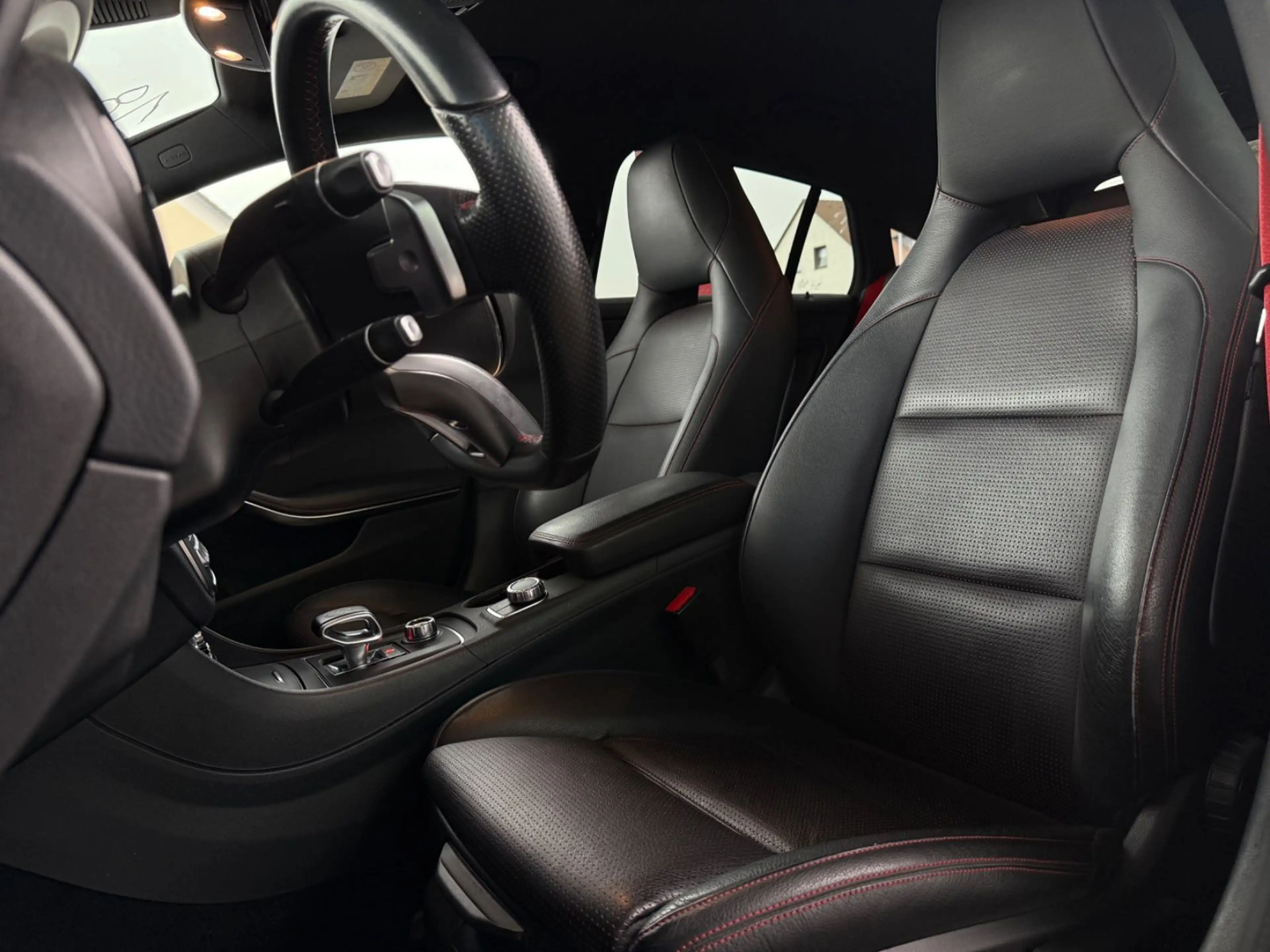 Mercedes-Benz CLA 45 AMG 4Matic/NIGHT/PERFORMEN — photo 13