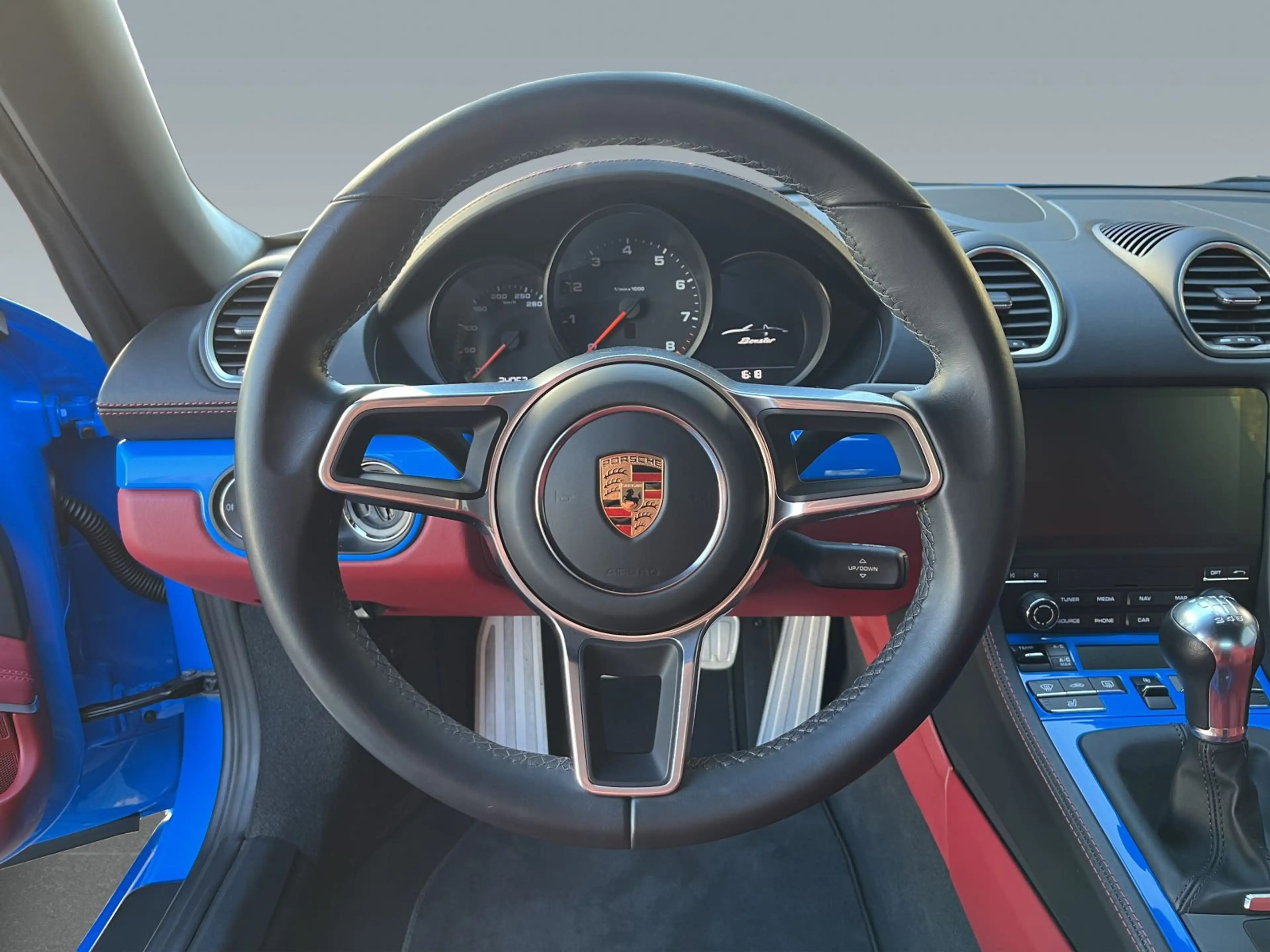 Porsche Boxster 718 — photo 10