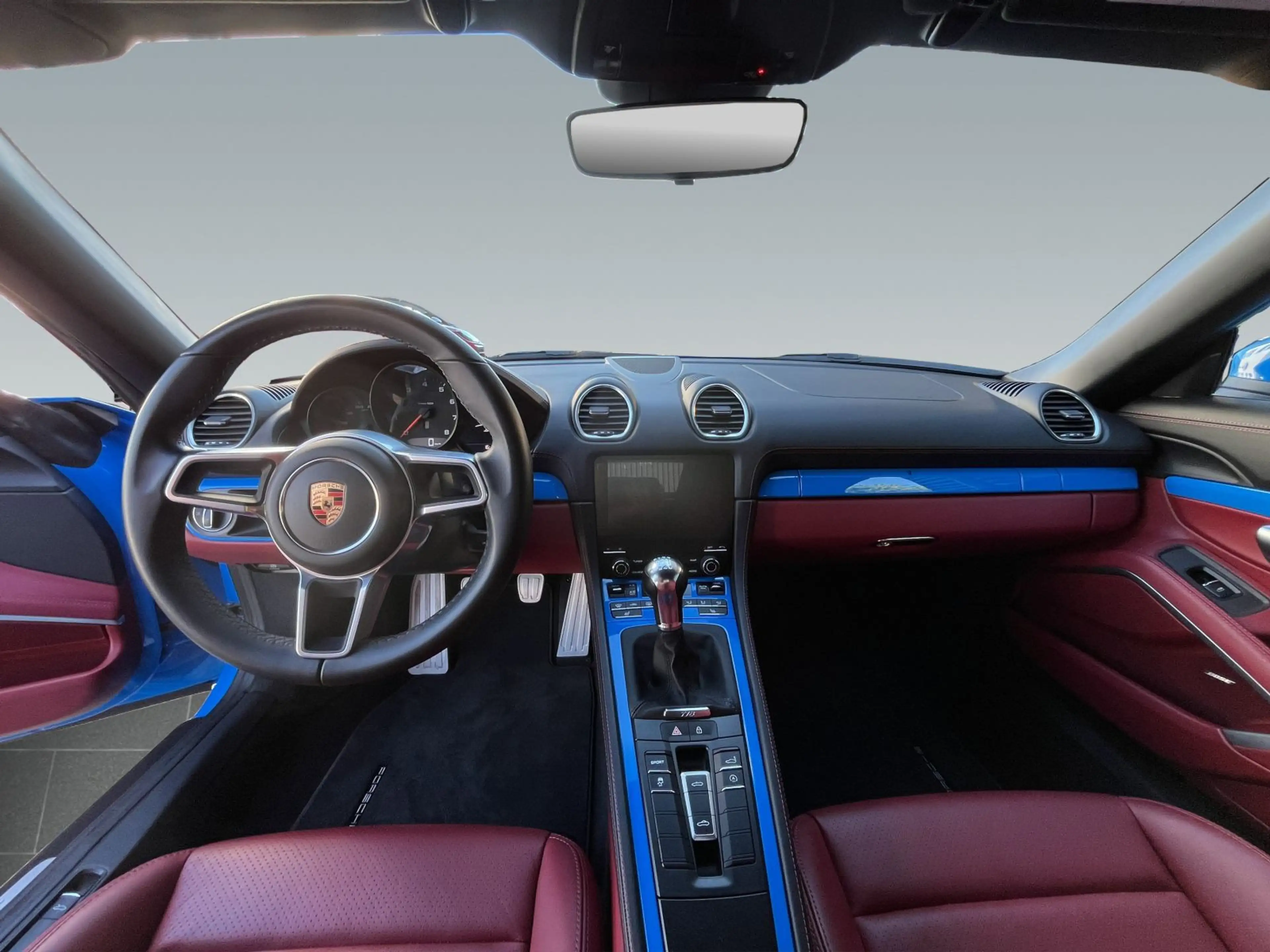 Porsche Boxster 718 — photo 9