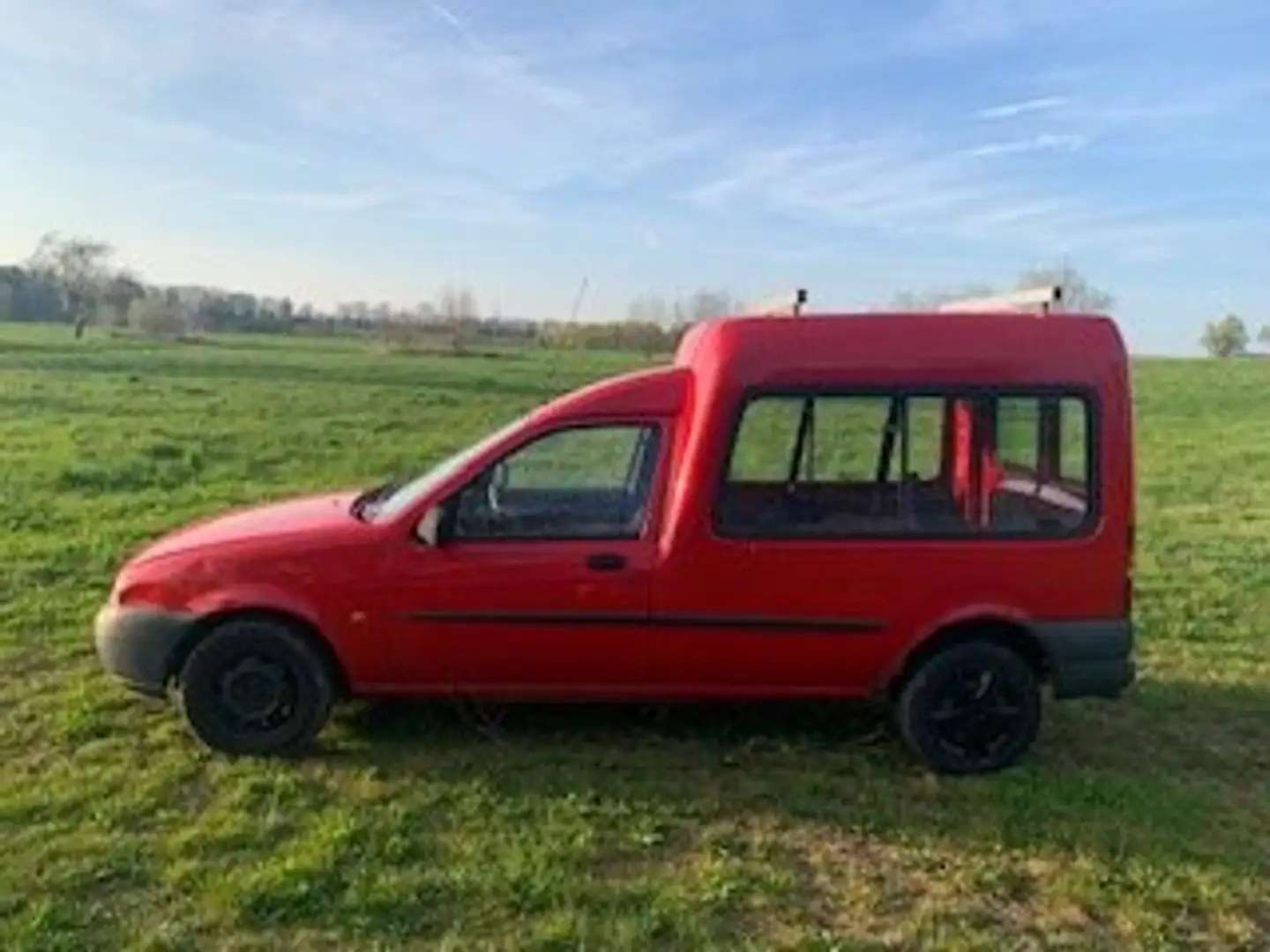 Ford Courier Kombi Roşu - 2