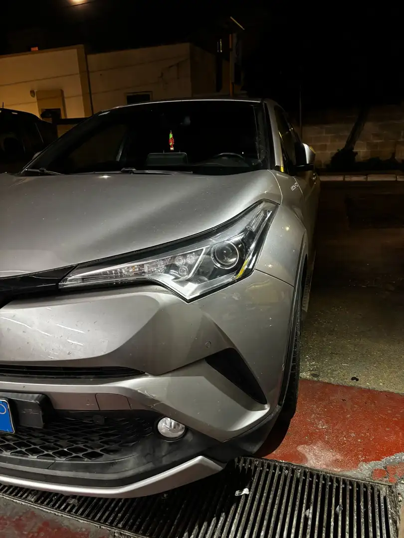 Toyota C-HR C-HR+I+2016+1.8h+Lounge+2wd+e-cvt Grigio - 2