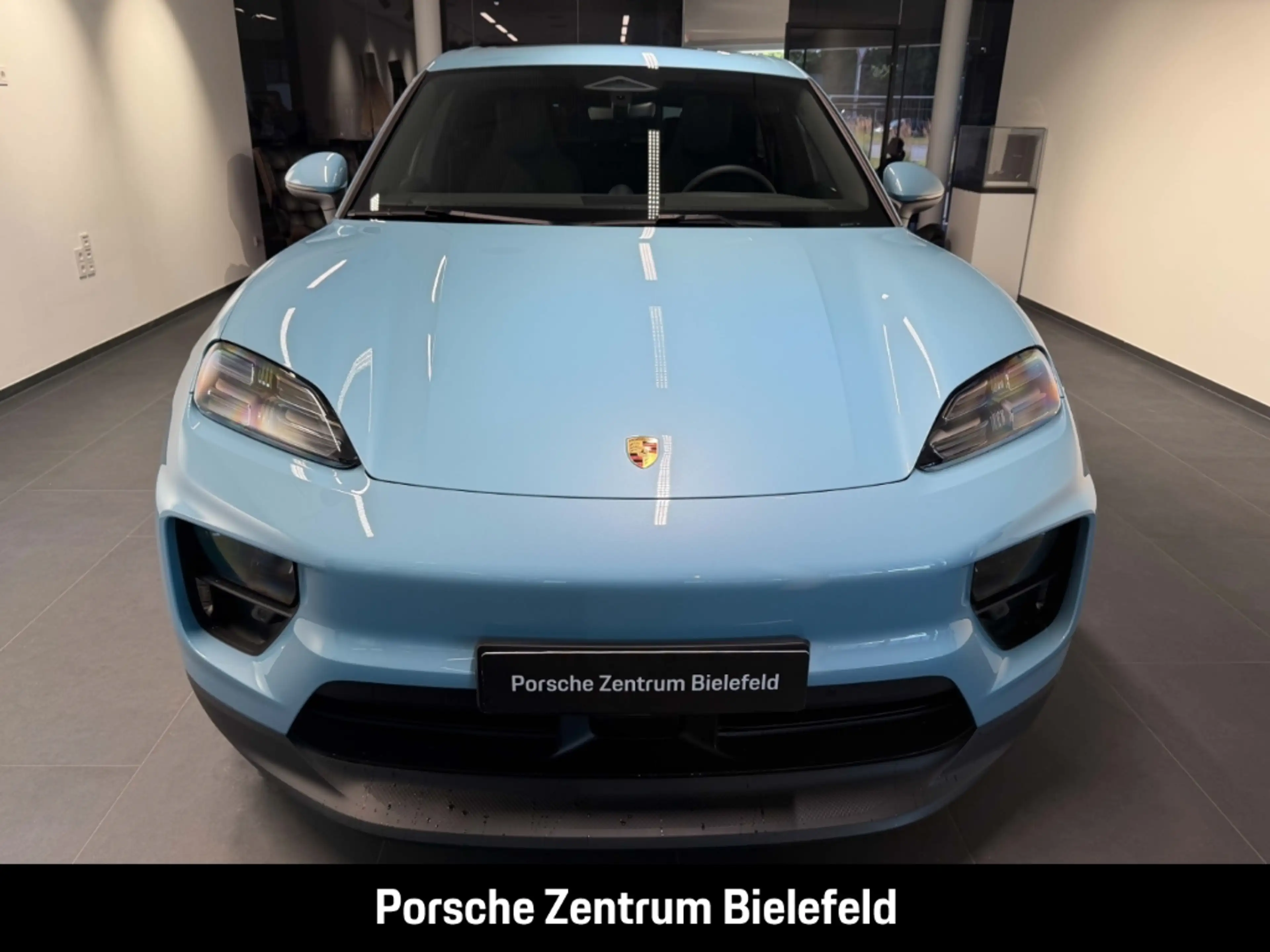 Porsche Macan 4 — photo 8