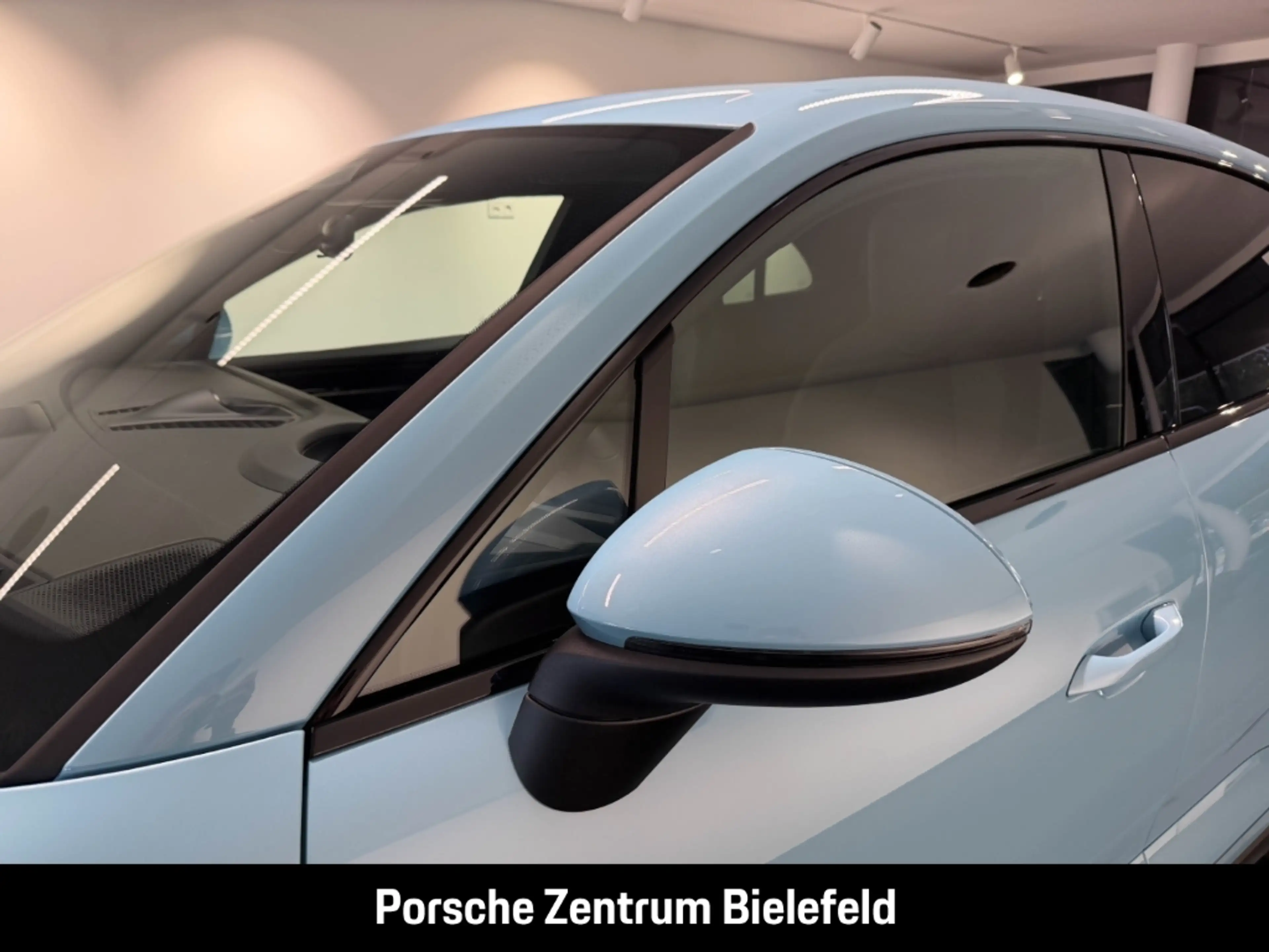 Porsche Macan 4 — photo 14