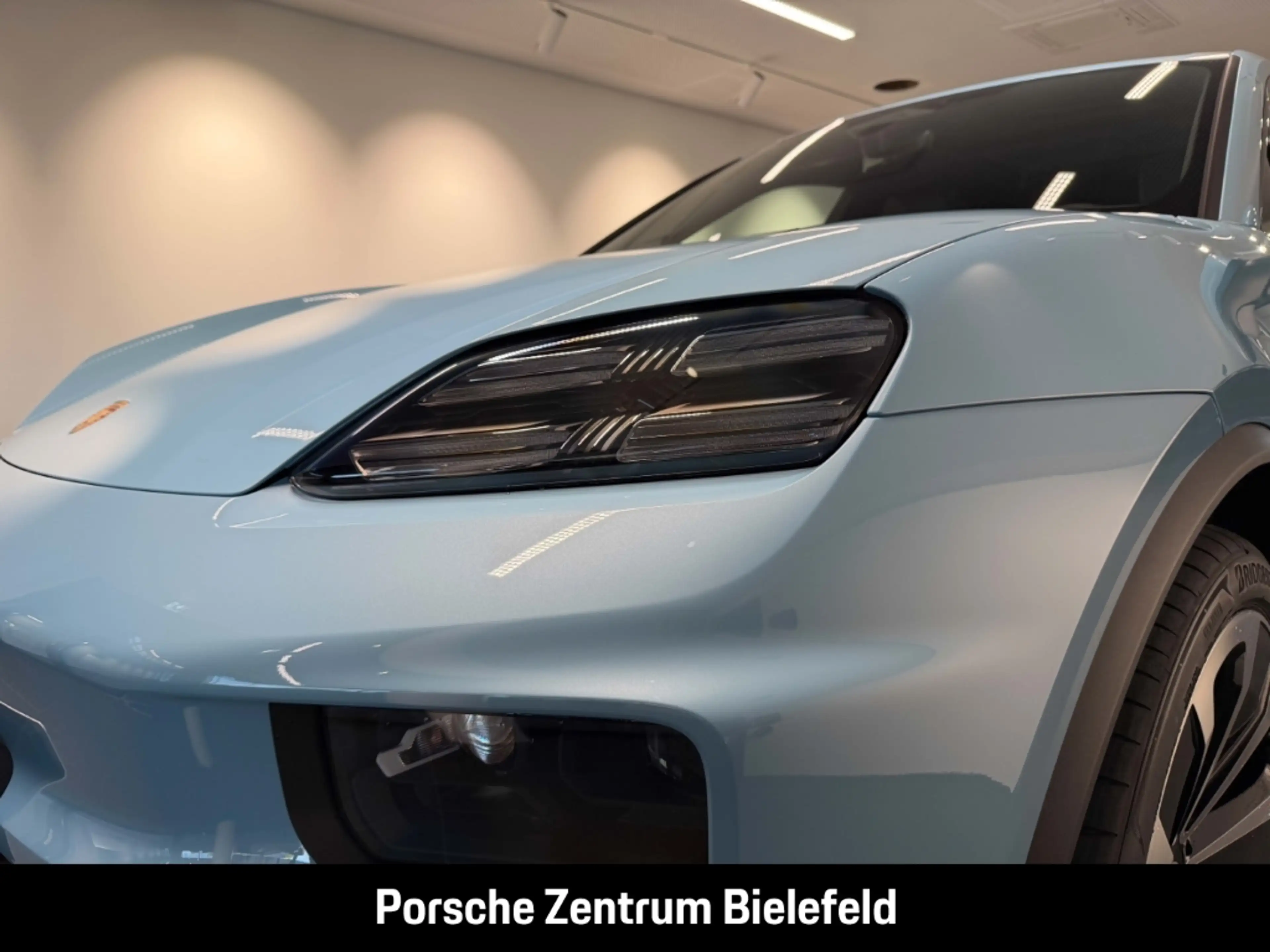 Porsche Macan 4 — photo 13