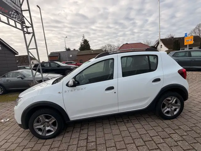 Dacia Sandero view 4