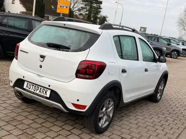 Dacia Sandero view 6