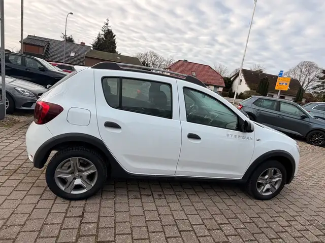 Dacia Sandero view 7