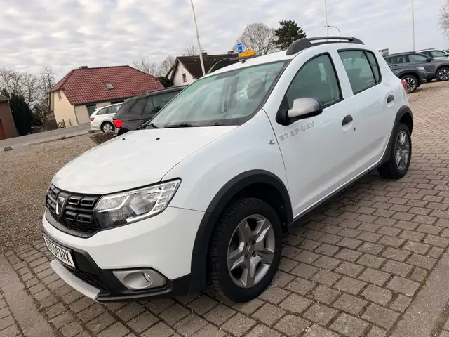 Dacia Sandero view 3