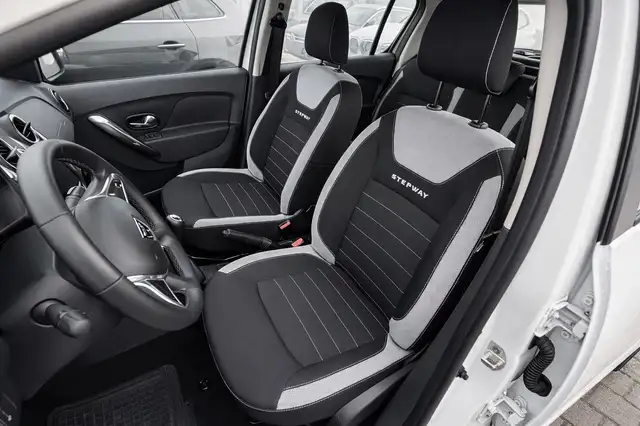Dacia Sandero view 8