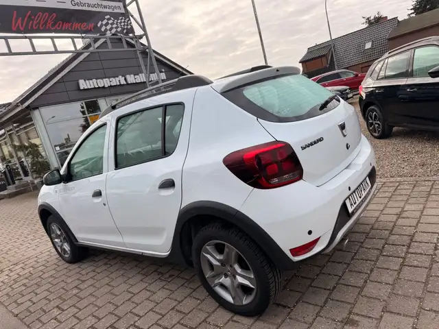 Dacia Sandero view 5