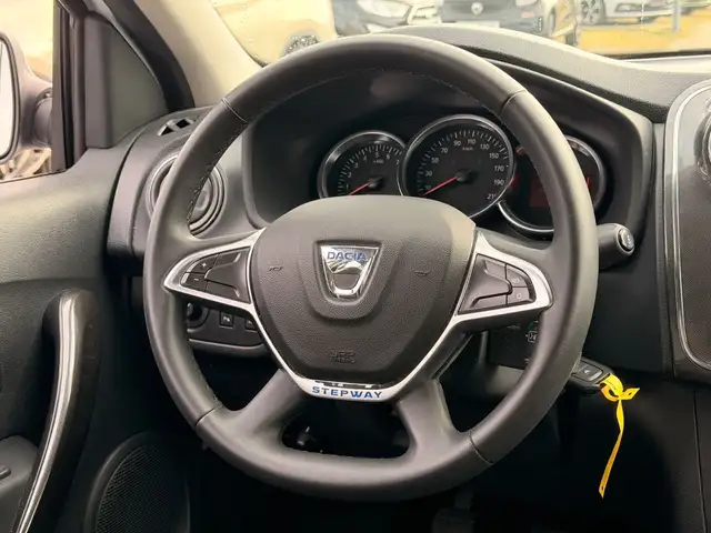 Dacia Sandero view 11