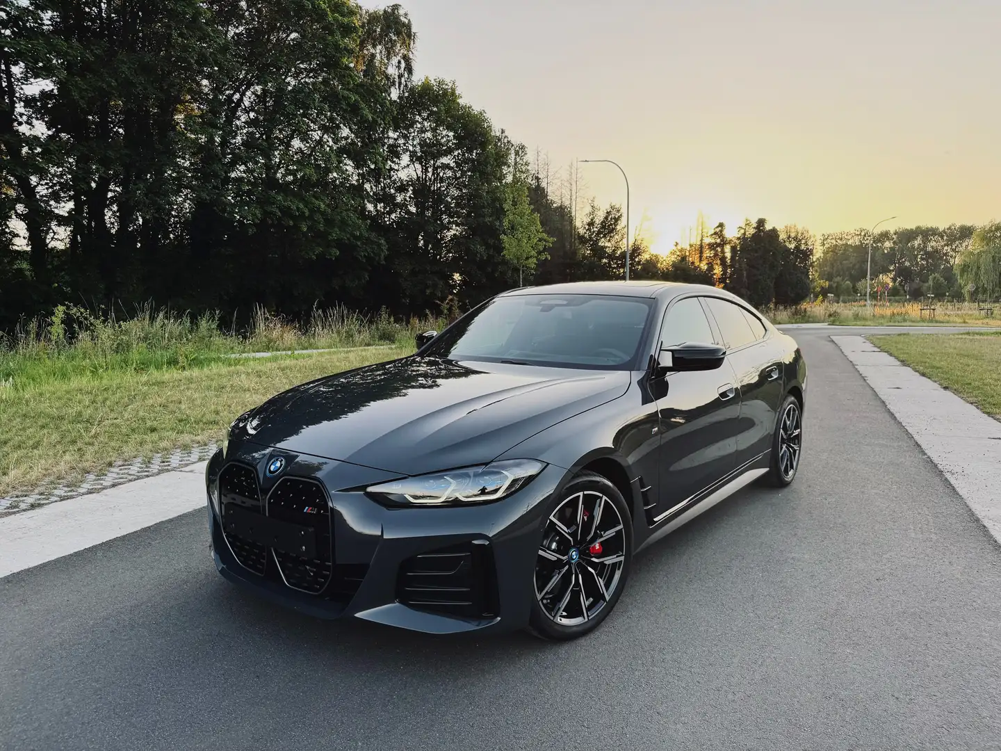BMW i4 i4 M50 xDrive M-Perfomance Individual Grijs - 1