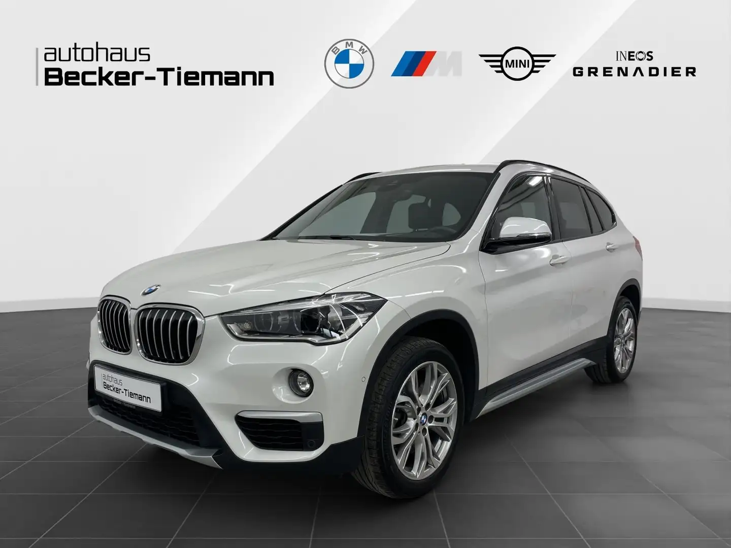 BMW X1 xDrive20d A,X Line,AHK,Rückfahrkamera,HeadUpDispla Wit - 1