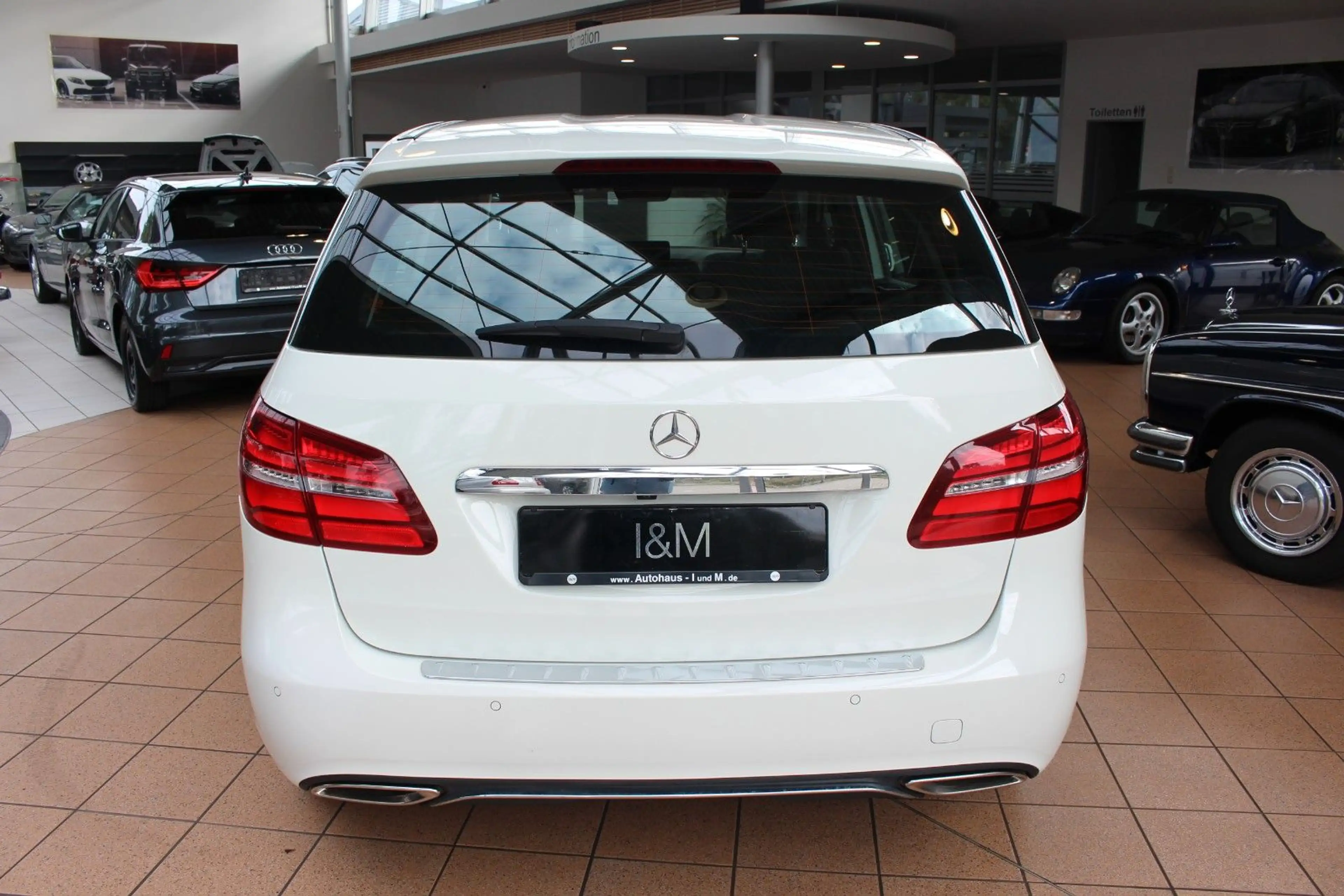 Mercedes-Benz B 220 4Matic+Cam+AHK+PDC+SHZ+CarPlay+Navi+ — photo 5
