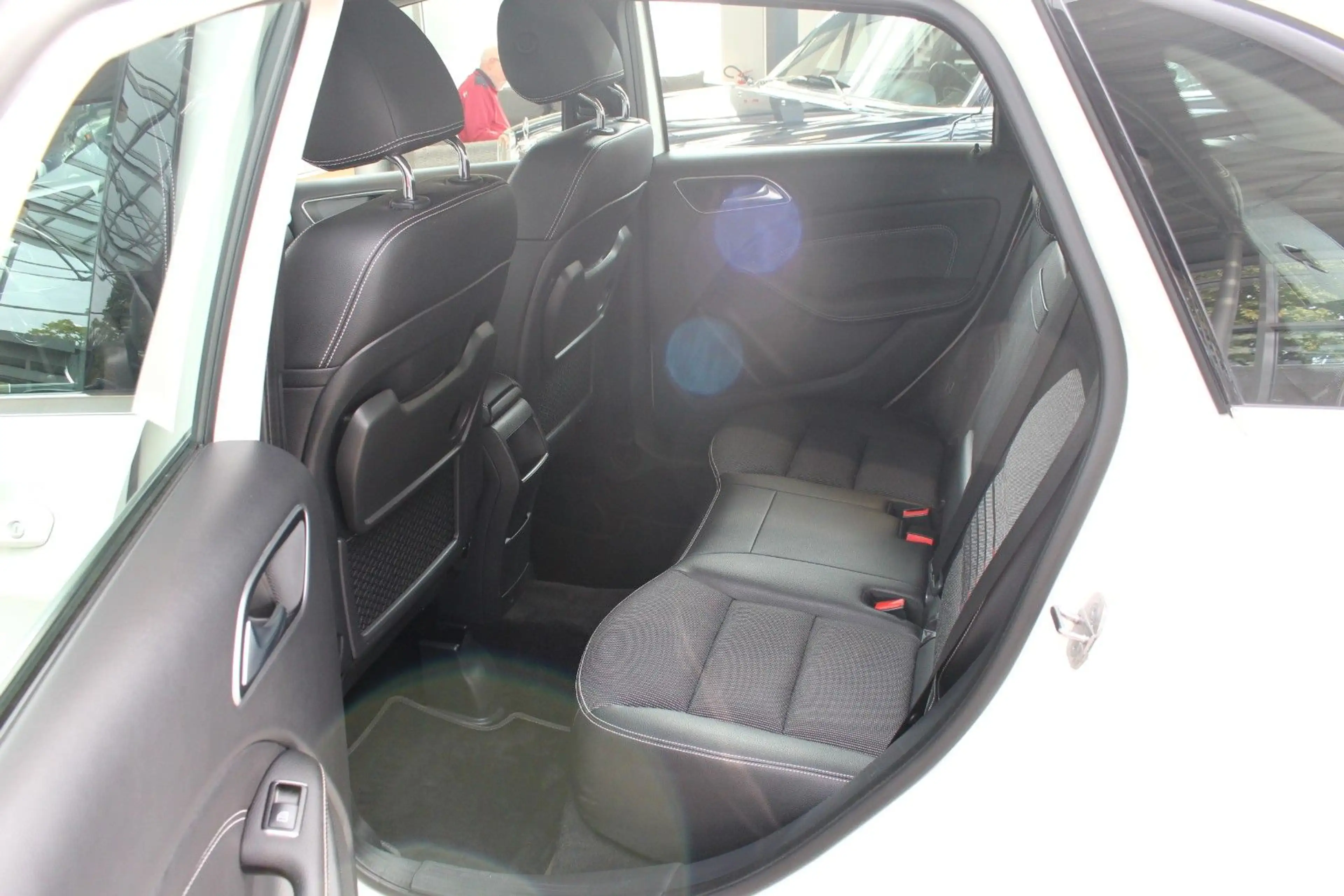 Mercedes-Benz B 220 4Matic+Cam+AHK+PDC+SHZ+CarPlay+Navi+ — photo 15