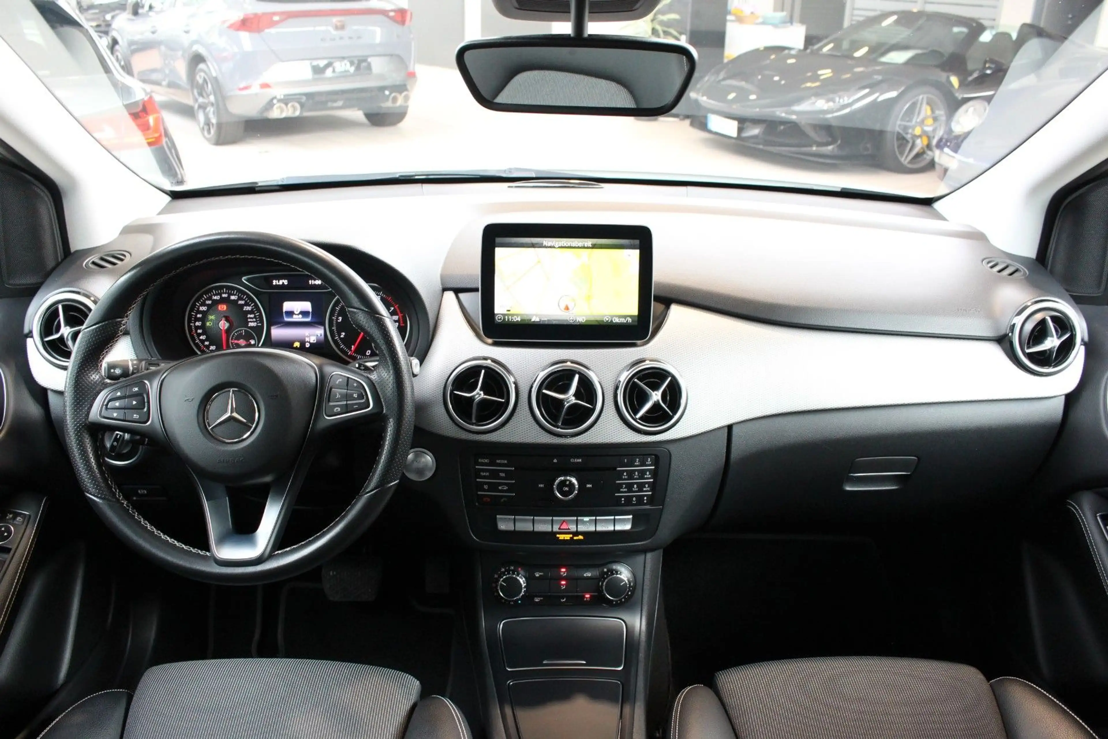 Mercedes-Benz B 220 4Matic+Cam+AHK+PDC+SHZ+CarPlay+Navi+ — photo 11