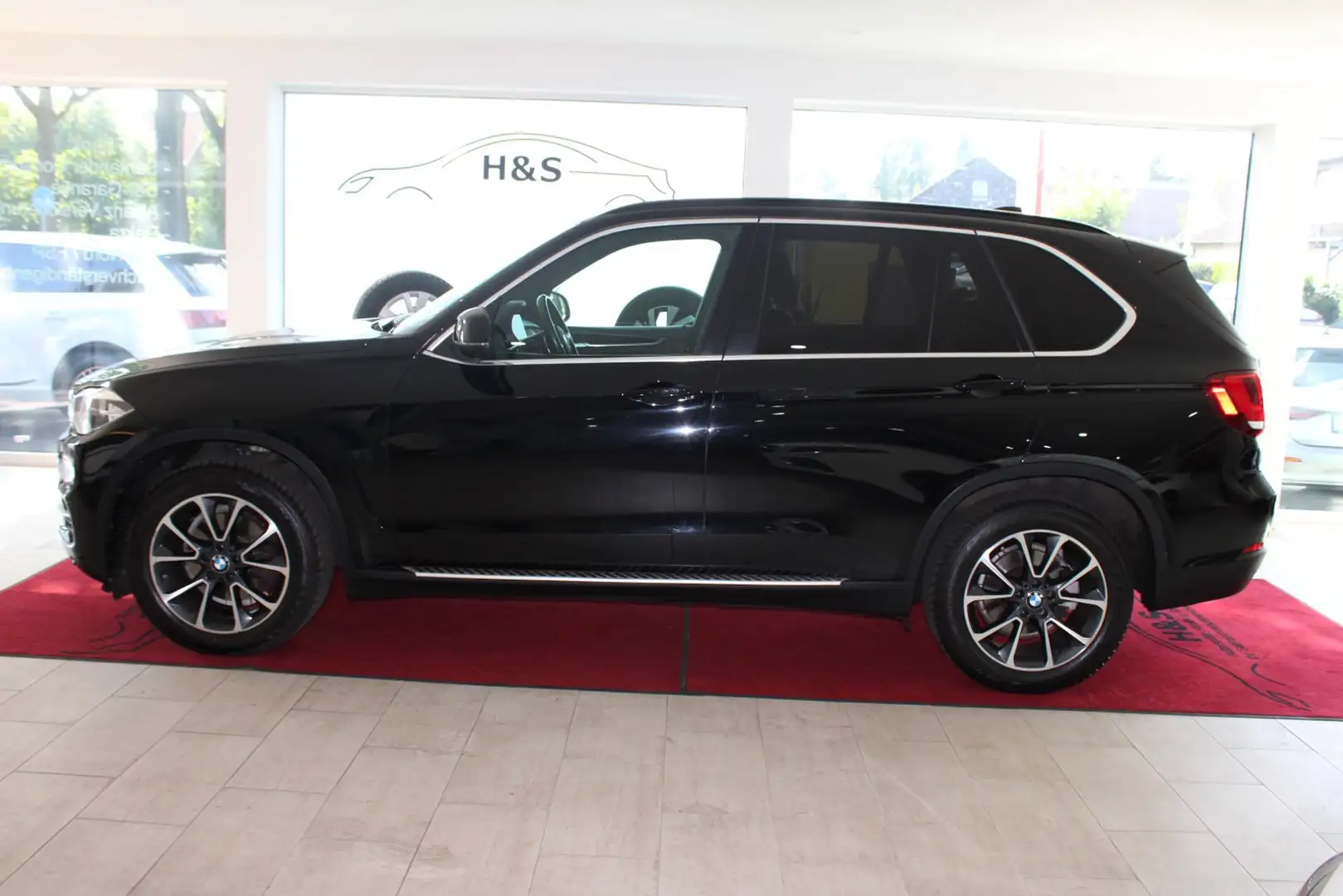 BMW X5 xDrive30d *PANO/AHK/MEMORY/HUD/360/SOFTCL* Schwarz - 2