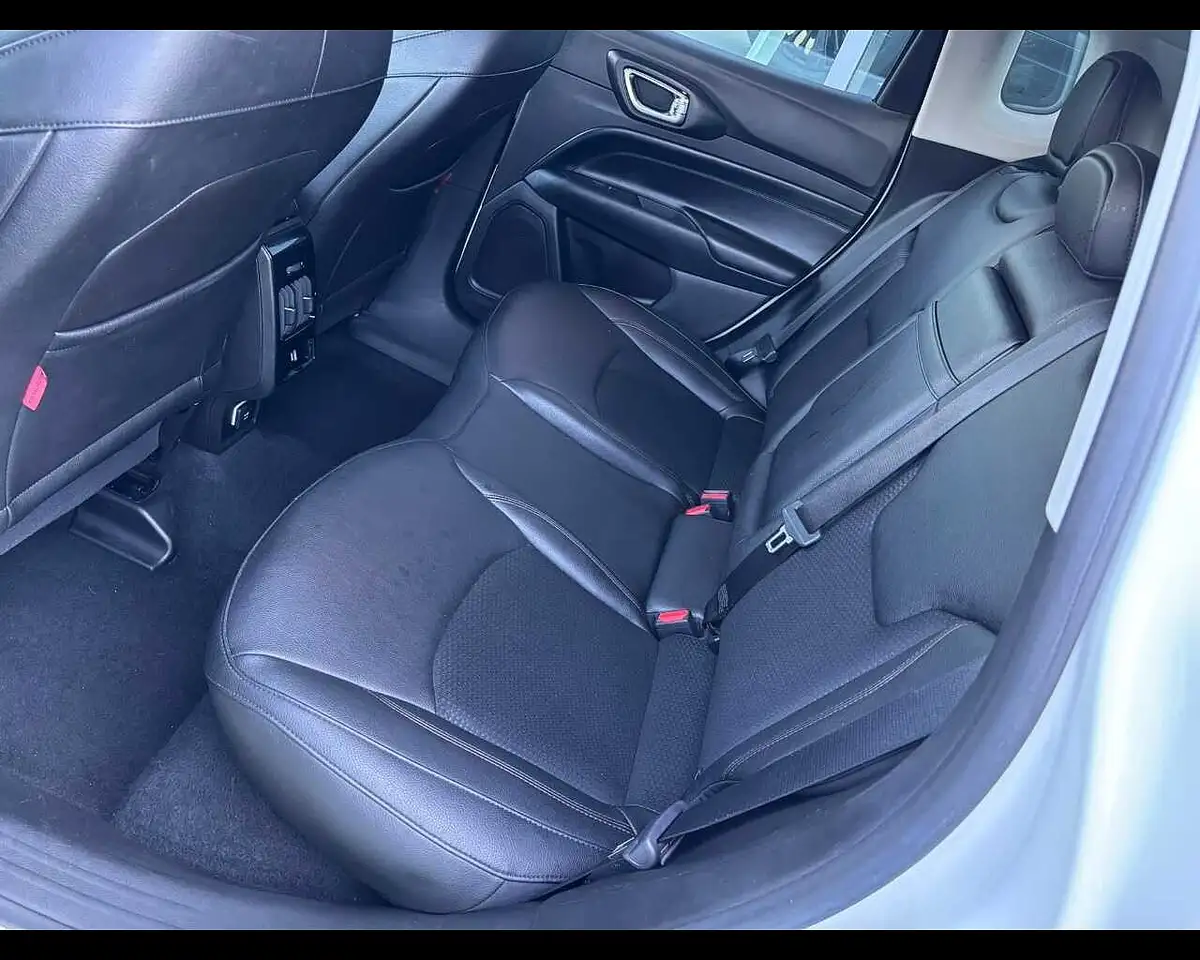 Jeep Compass — photo 13 sur 18