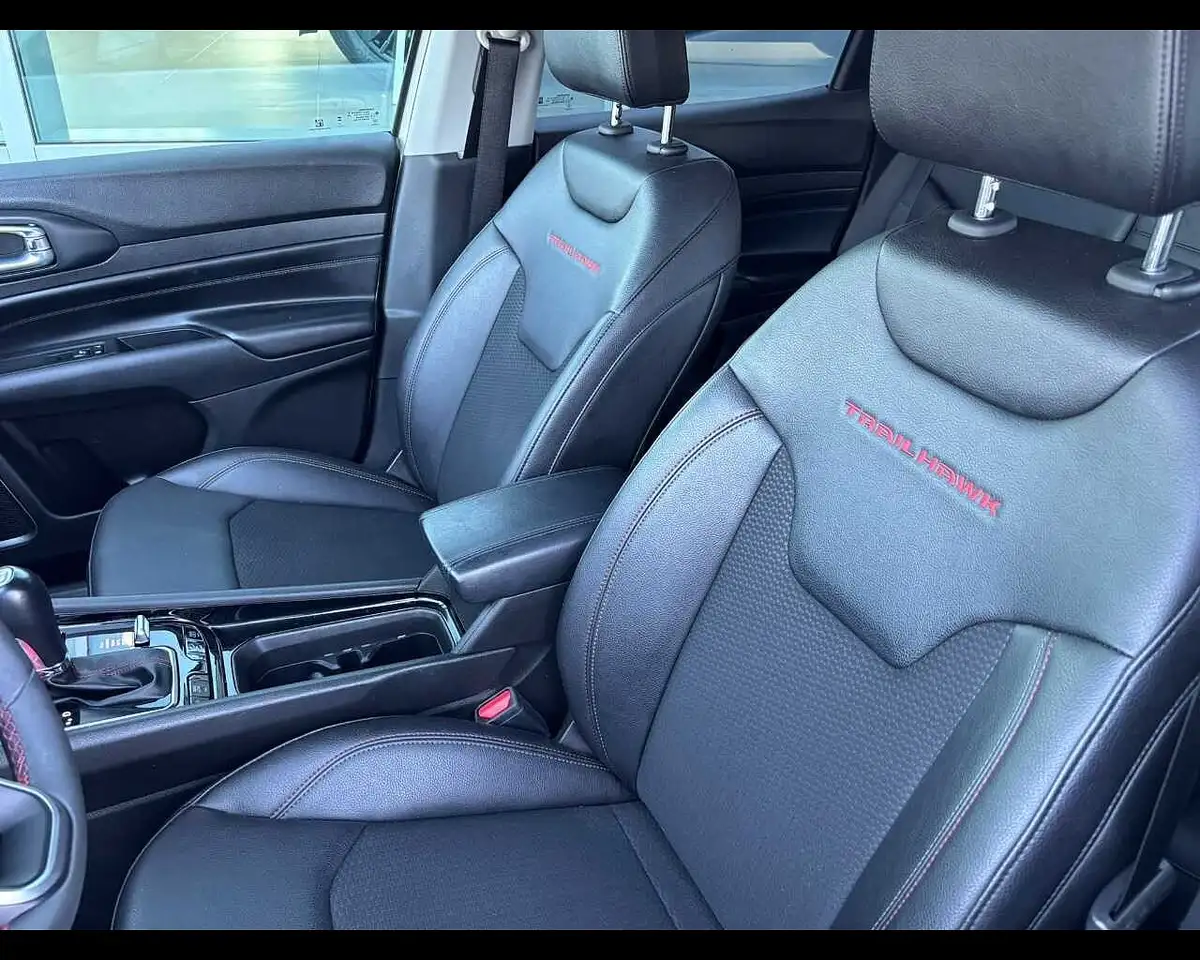 Jeep Compass — photo 8 sur 18