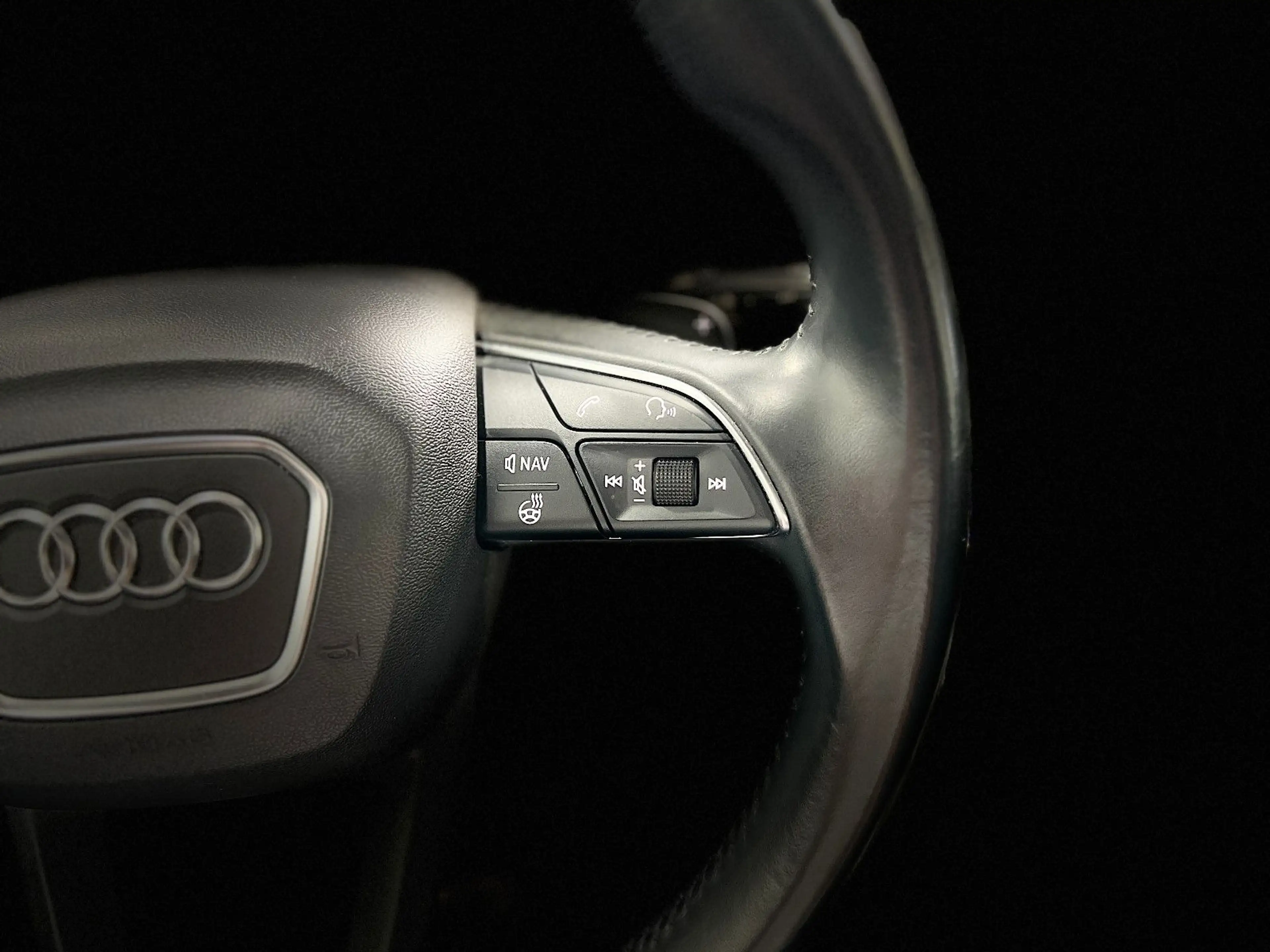 Audi Q5 50 TFSI e quattro Automatik **Navi*Pano*AHK** — photo 14