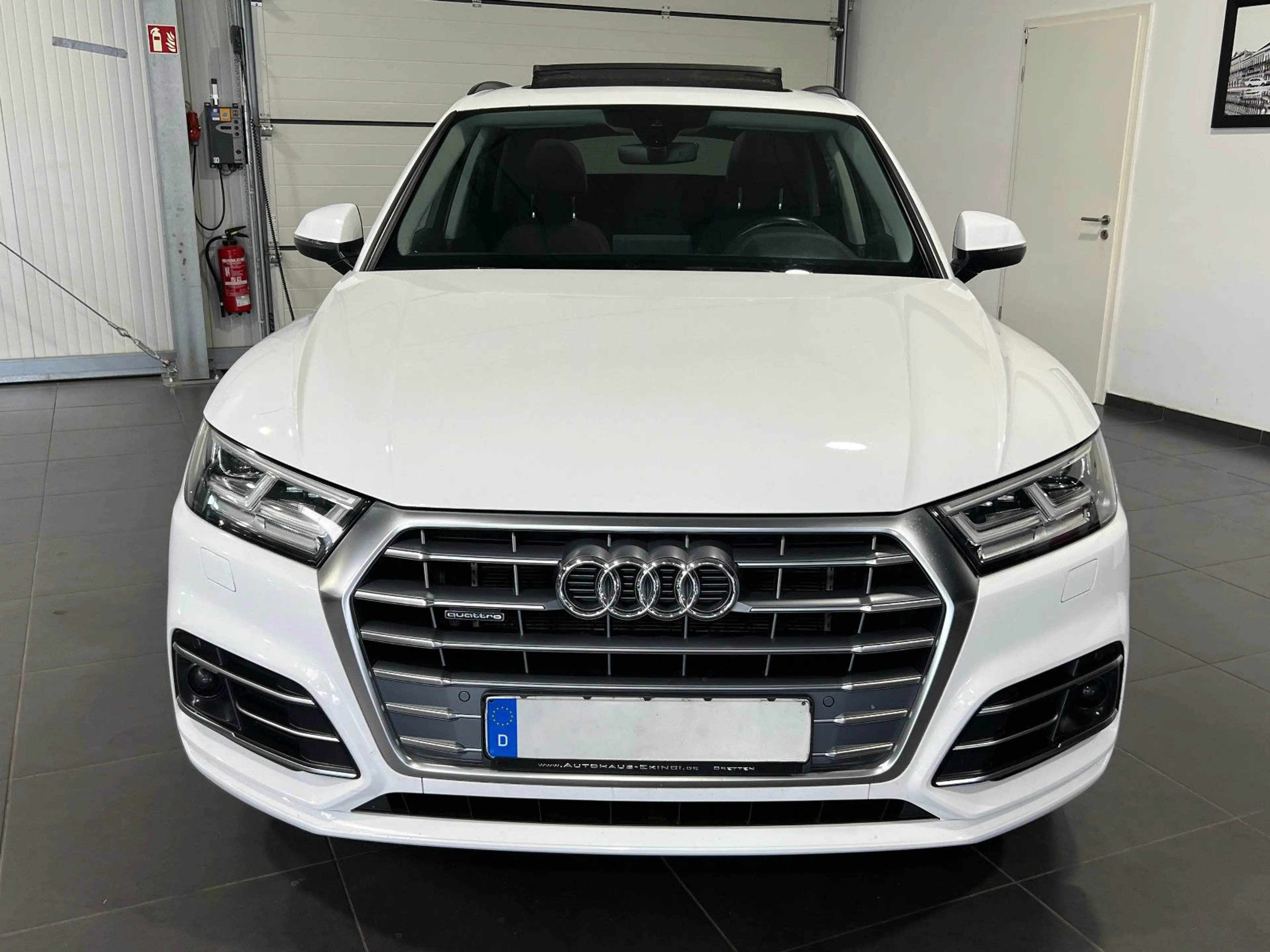 Audi Q5 50 TFSI e quattro Automatik **Navi*Pano*AHK** — photo 4