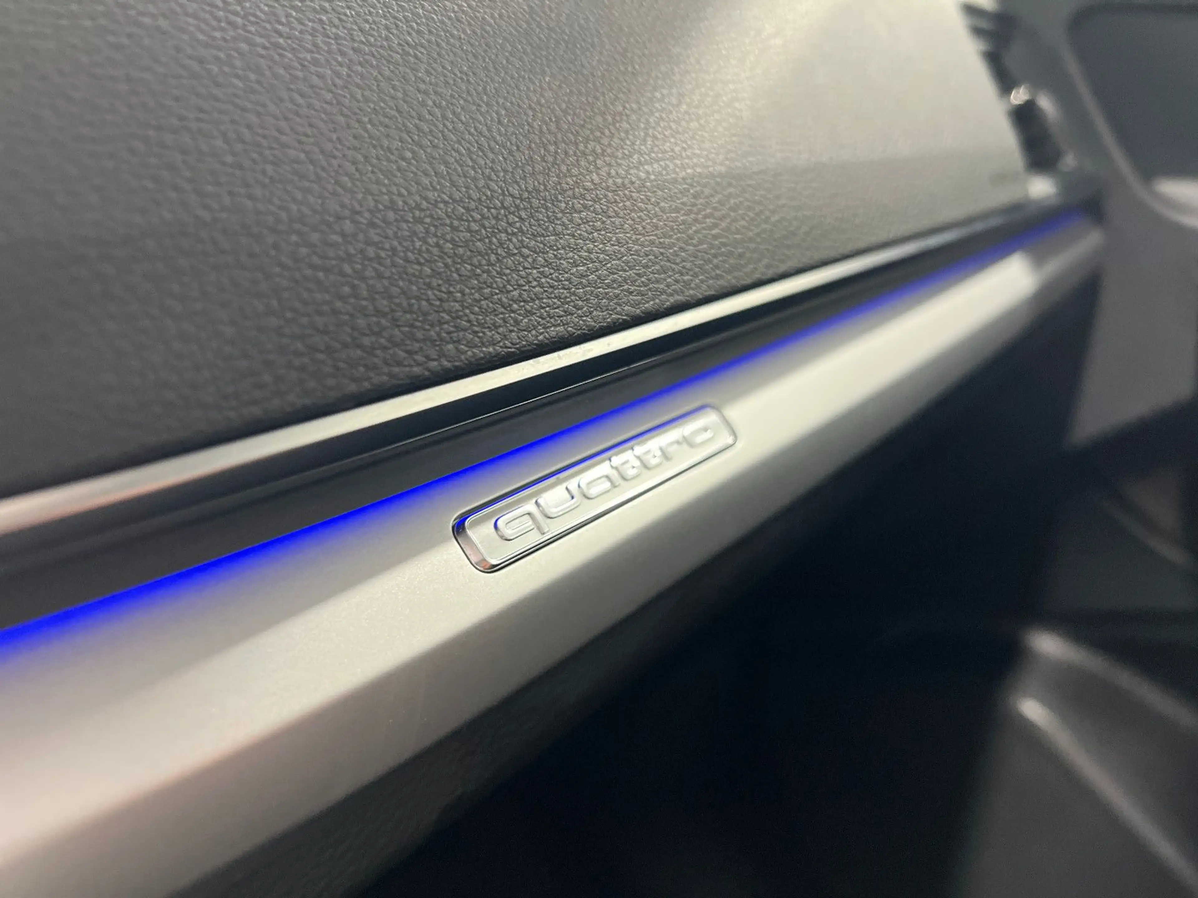Audi Q5 50 TFSI e quattro Automatik **Navi*Pano*AHK** — photo 10