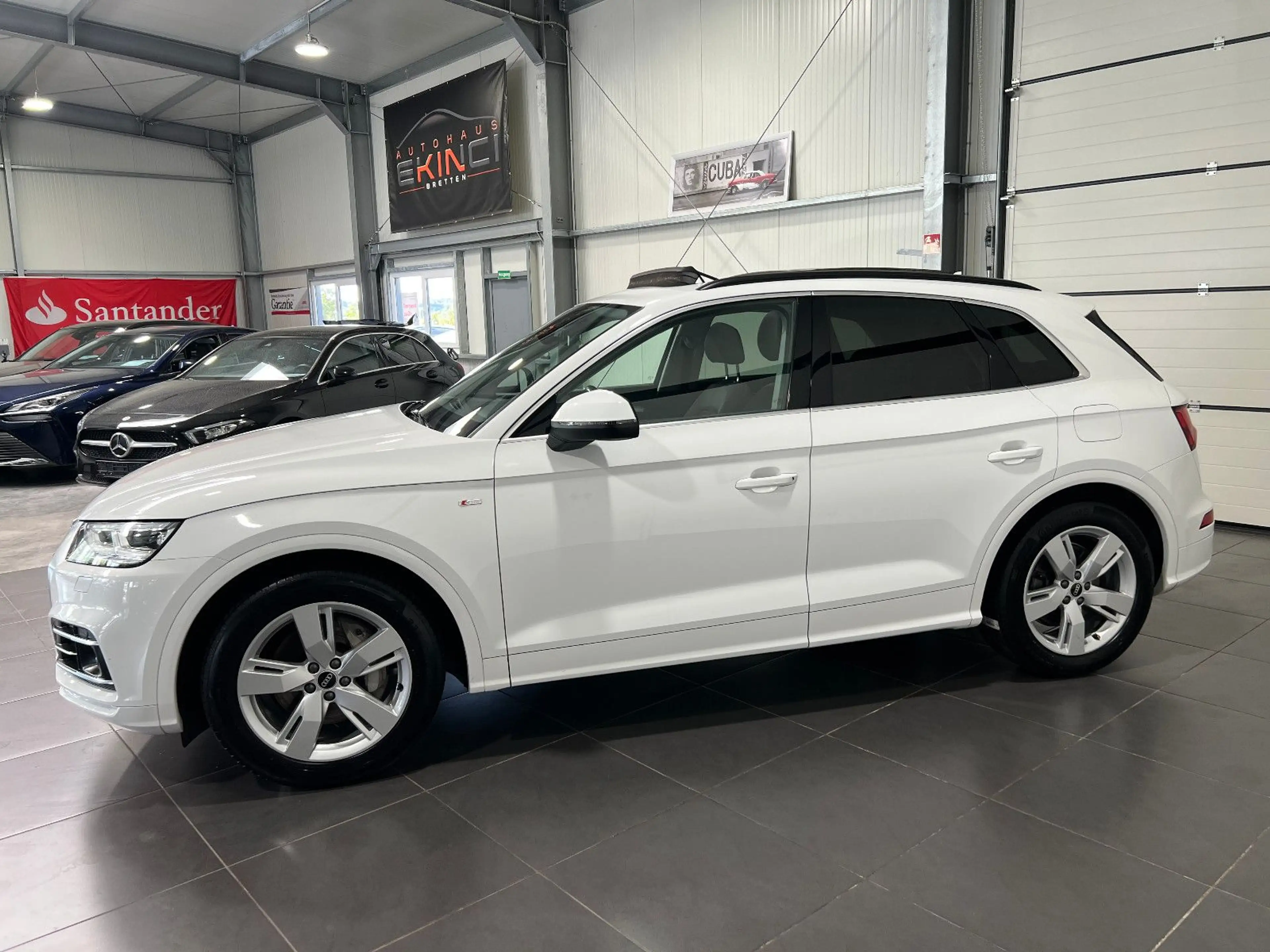 Audi Q5 50 TFSI e quattro Automatik **Navi*Pano*AHK** — photo 3