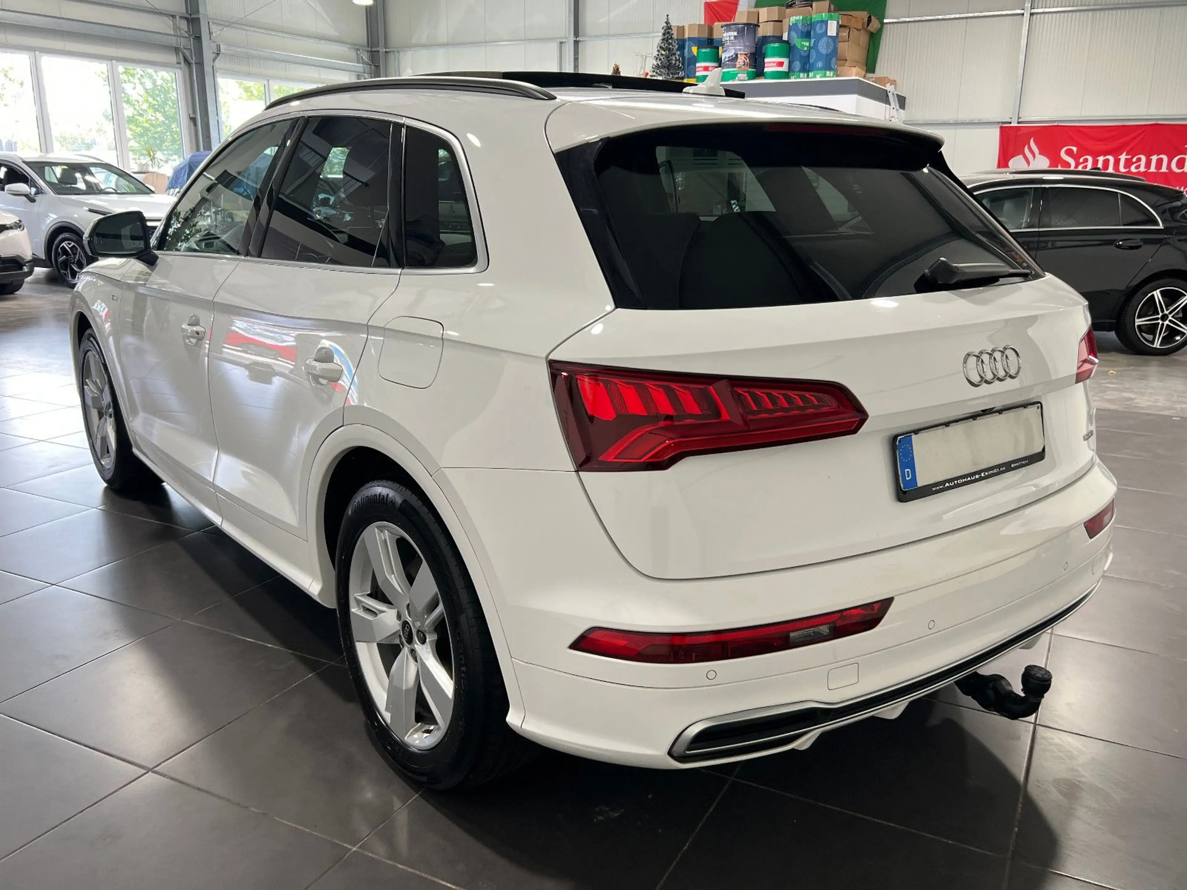 Audi Q5 50 TFSI e quattro Automatik **Navi*Pano*AHK** — photo 2
