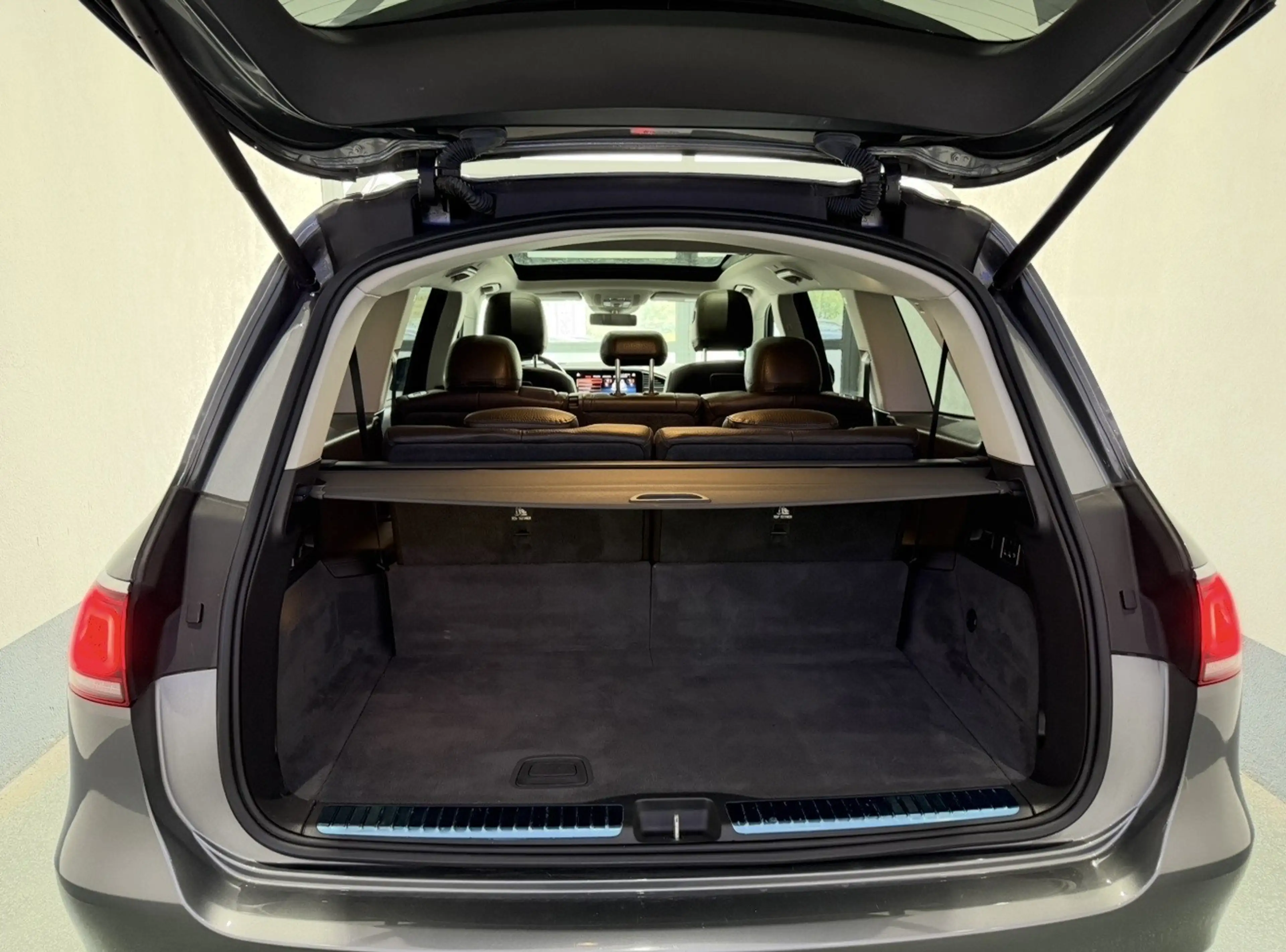 Mercedes-Benz GLS 400 GLS 400 d 4Matic 9G-TRONIC Exclusive — photo 9