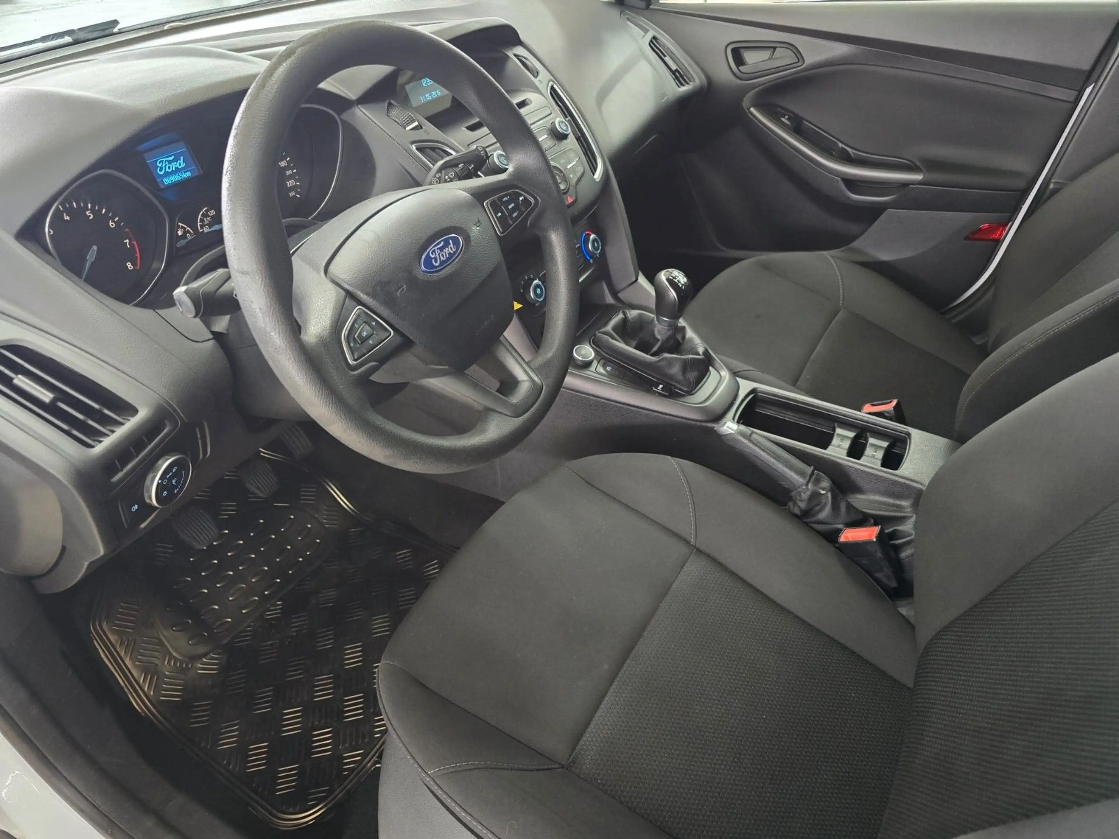 Ford Focus Turnier Trend — photo 9