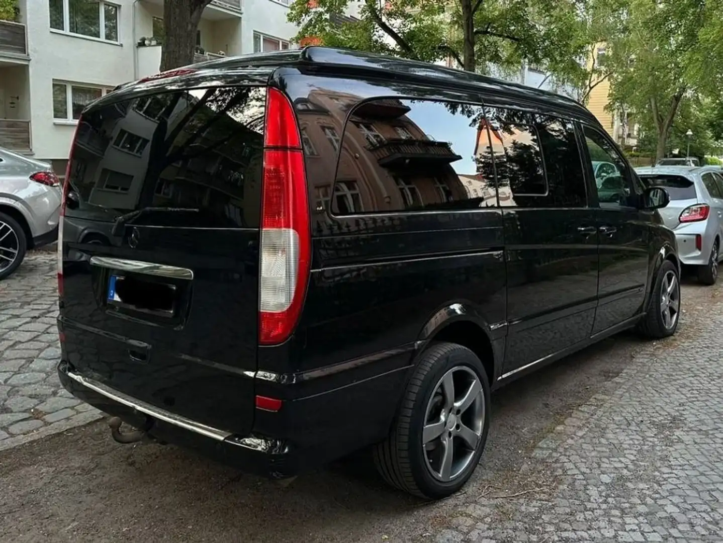 Mercedes-Benz Viano Viano 3.0CDI Fun Larga Aut. Fun Černá - 2