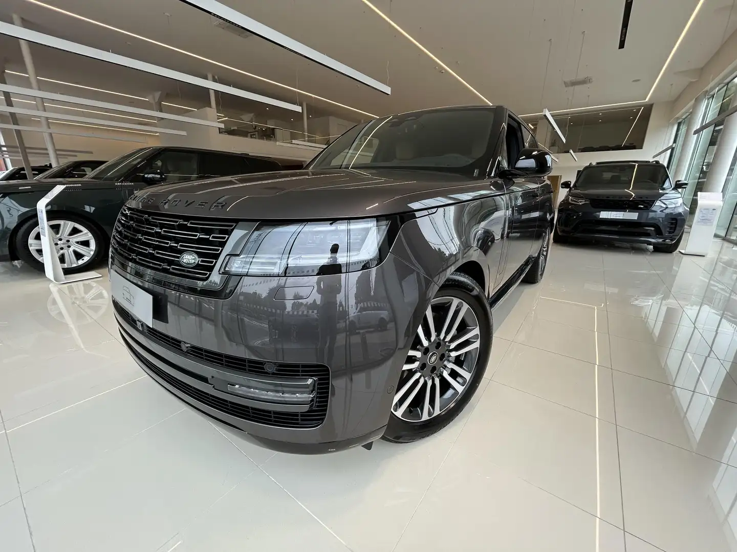 Land Rover Range Rover SWB P460e SE AWD Auto. 25MY Gris - 1
