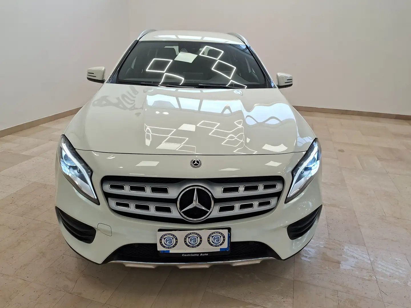 Mercedes-Benz GLA 200 d Premium AMG automatica NAVI e LED  !!! Bianco - 2
