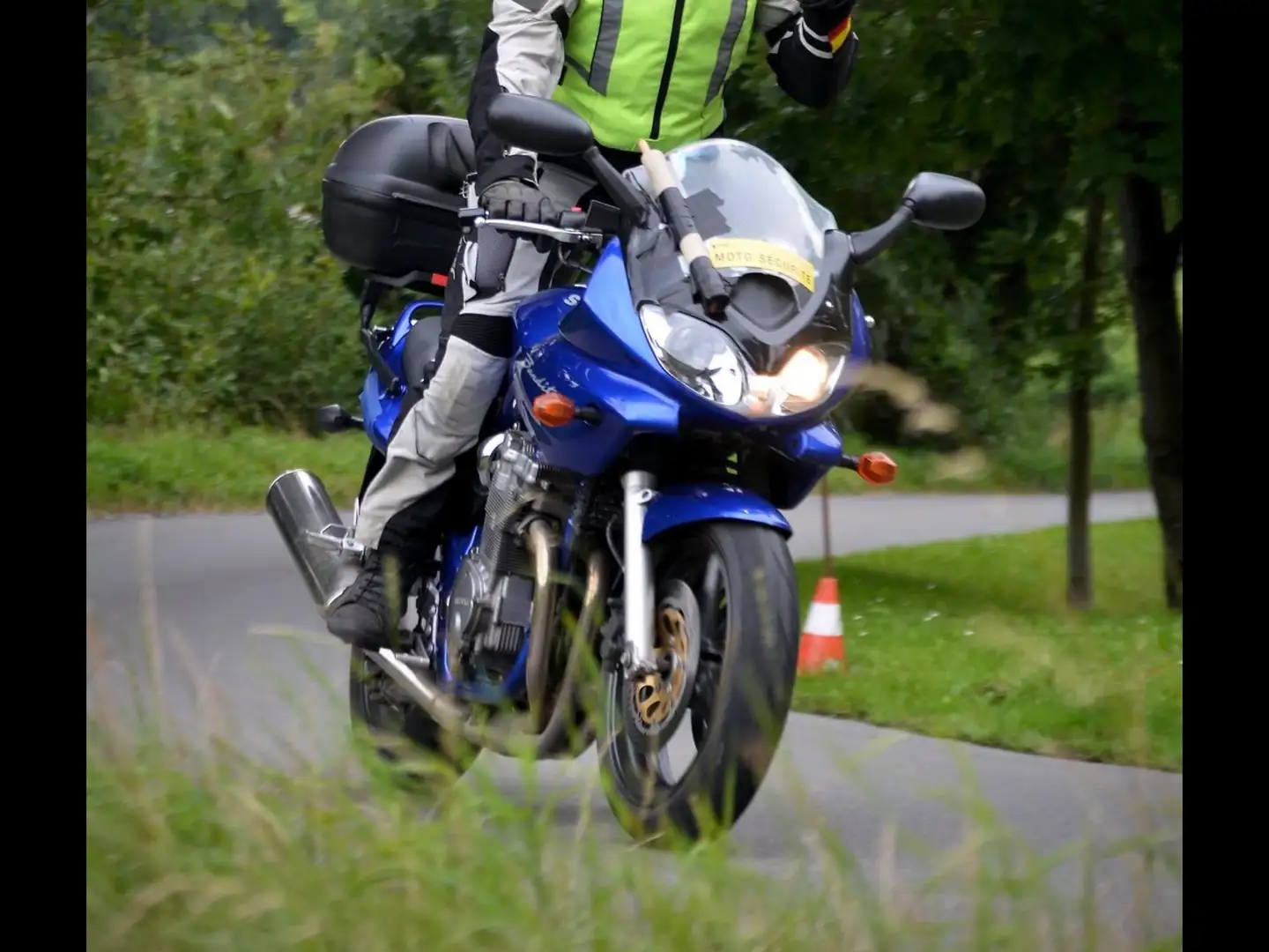 Suzuki Bandit 600 Blau - 2