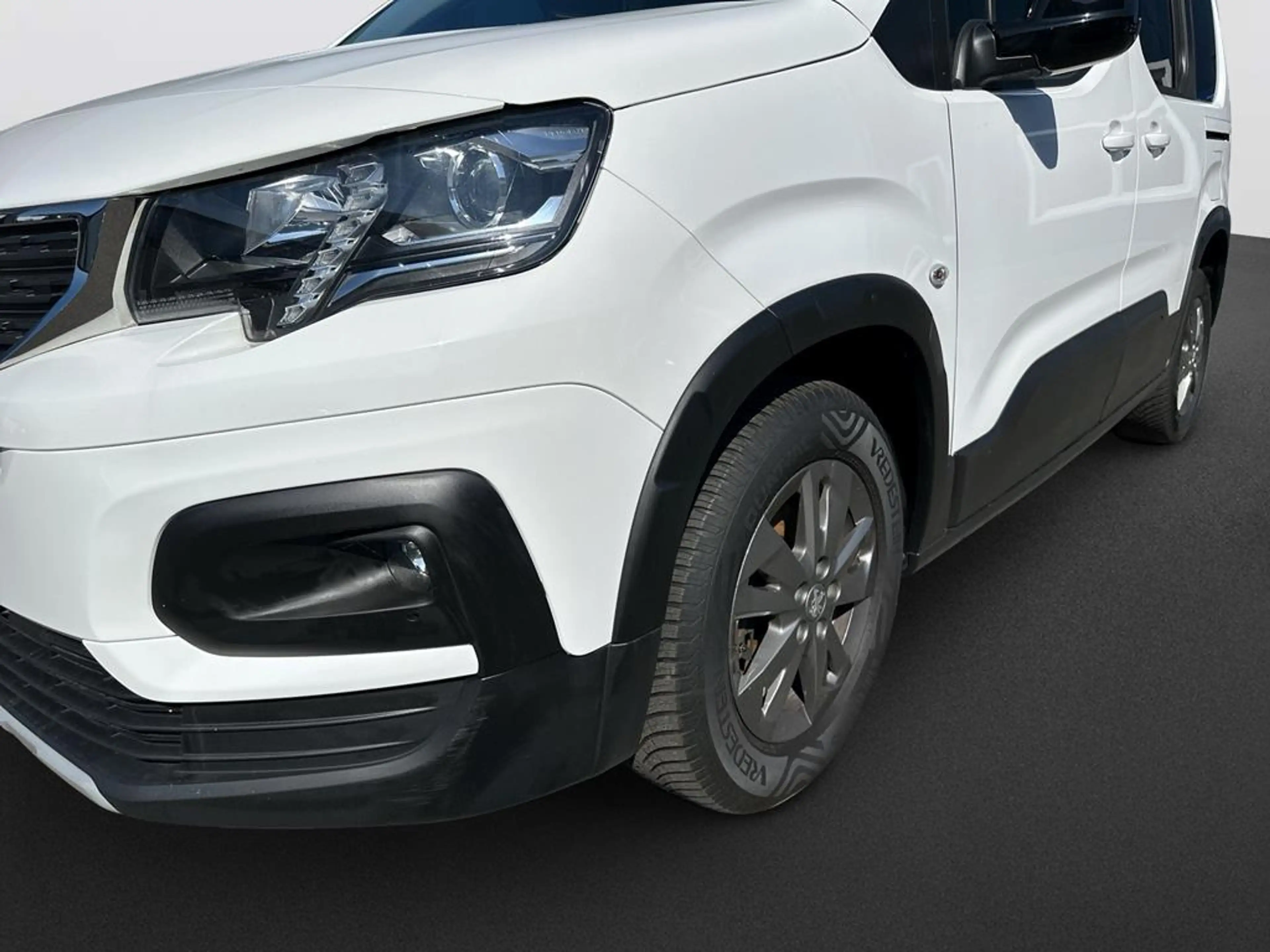 Peugeot Rifter 1.5BlueHDi 100 Allure Pack L1 S&amp — photo 11