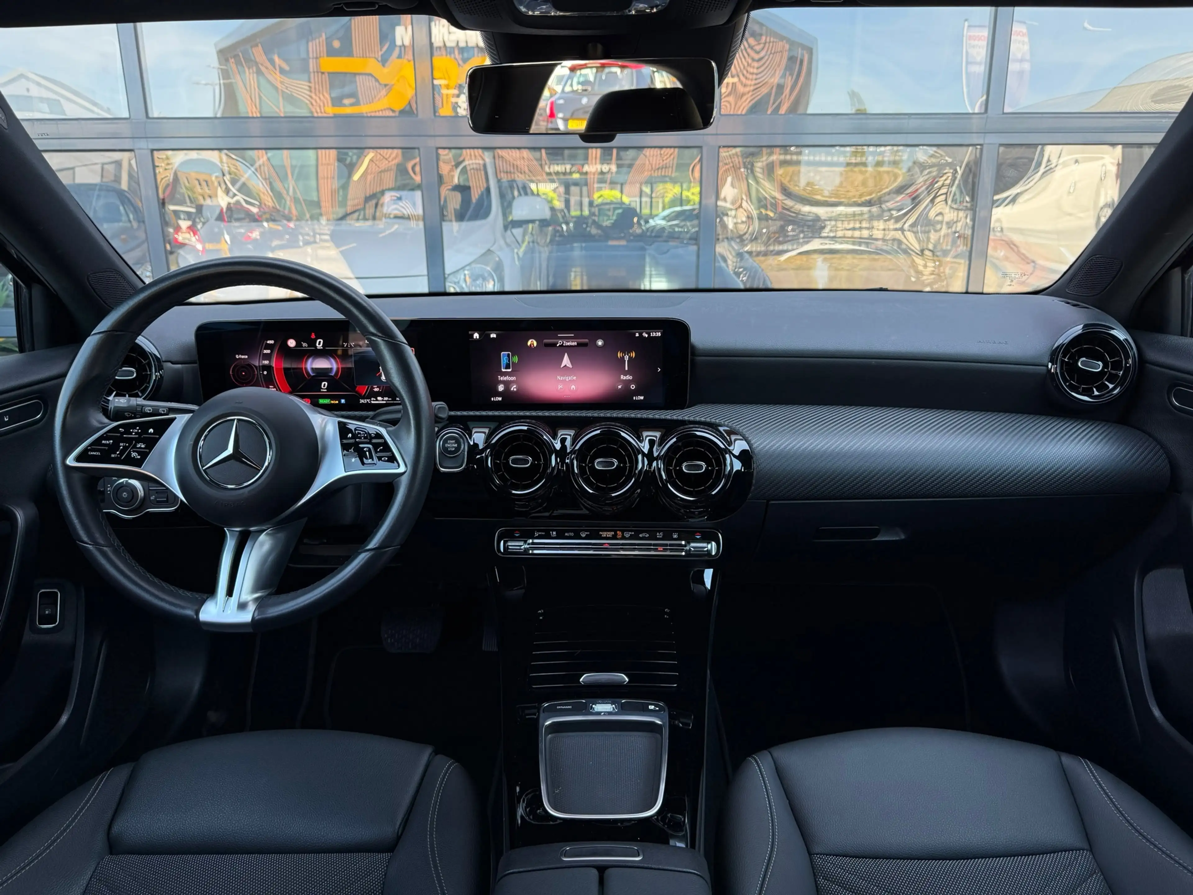 Mercedes-Benz A 250 e AMG Line — photo 3