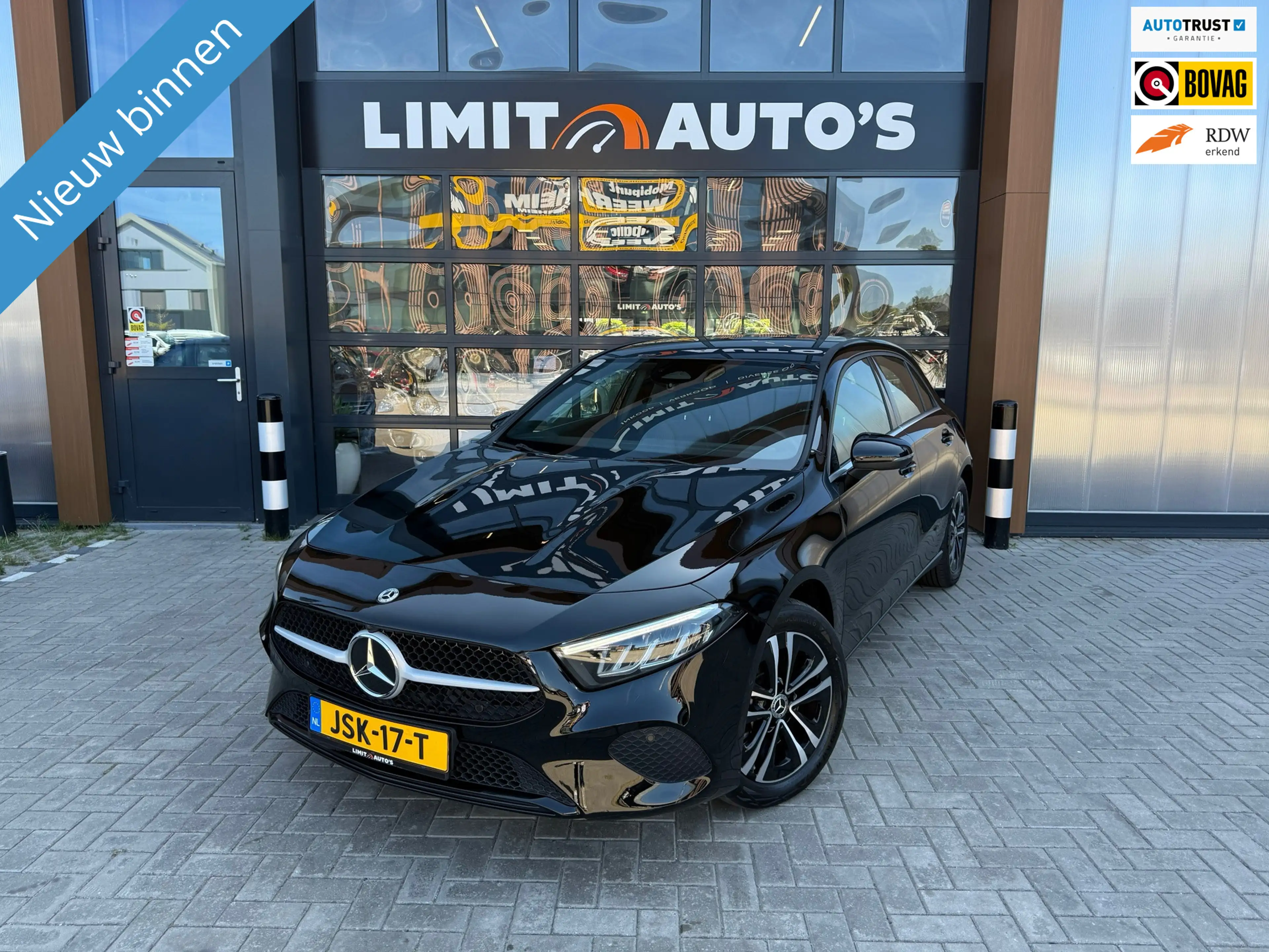 Mercedes-Benz A 250 e AMG Line