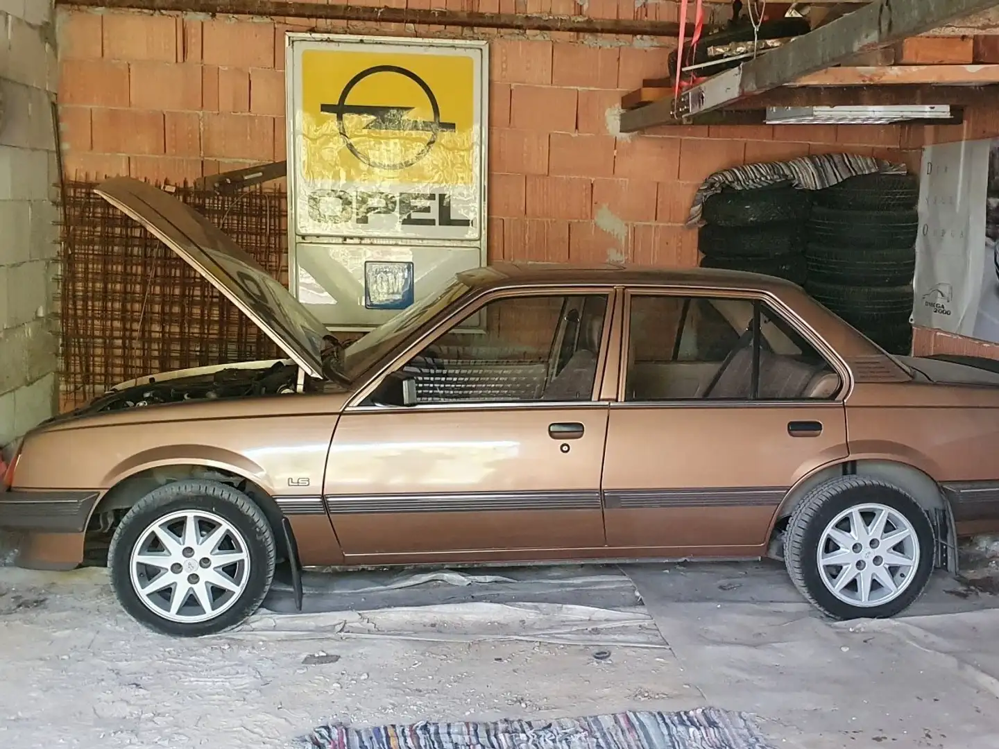Opel Ascona 1,6 S Barna - 1