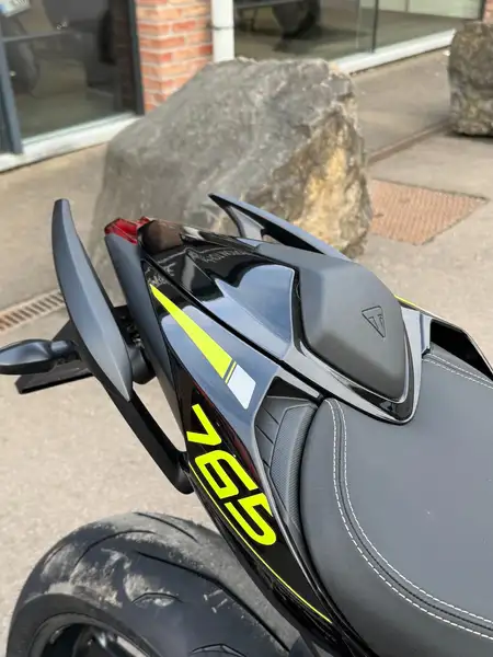 Triumph Street Triple RS - foto 7