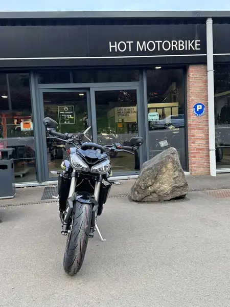 Triumph Street Triple RS - foto 4