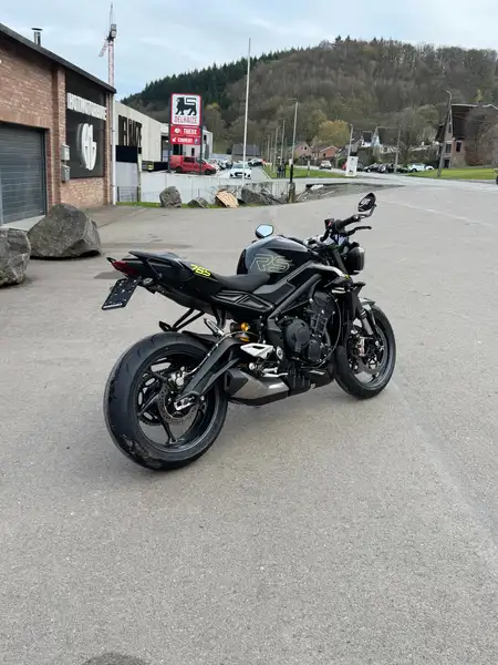 Triumph Street Triple RS - foto 2