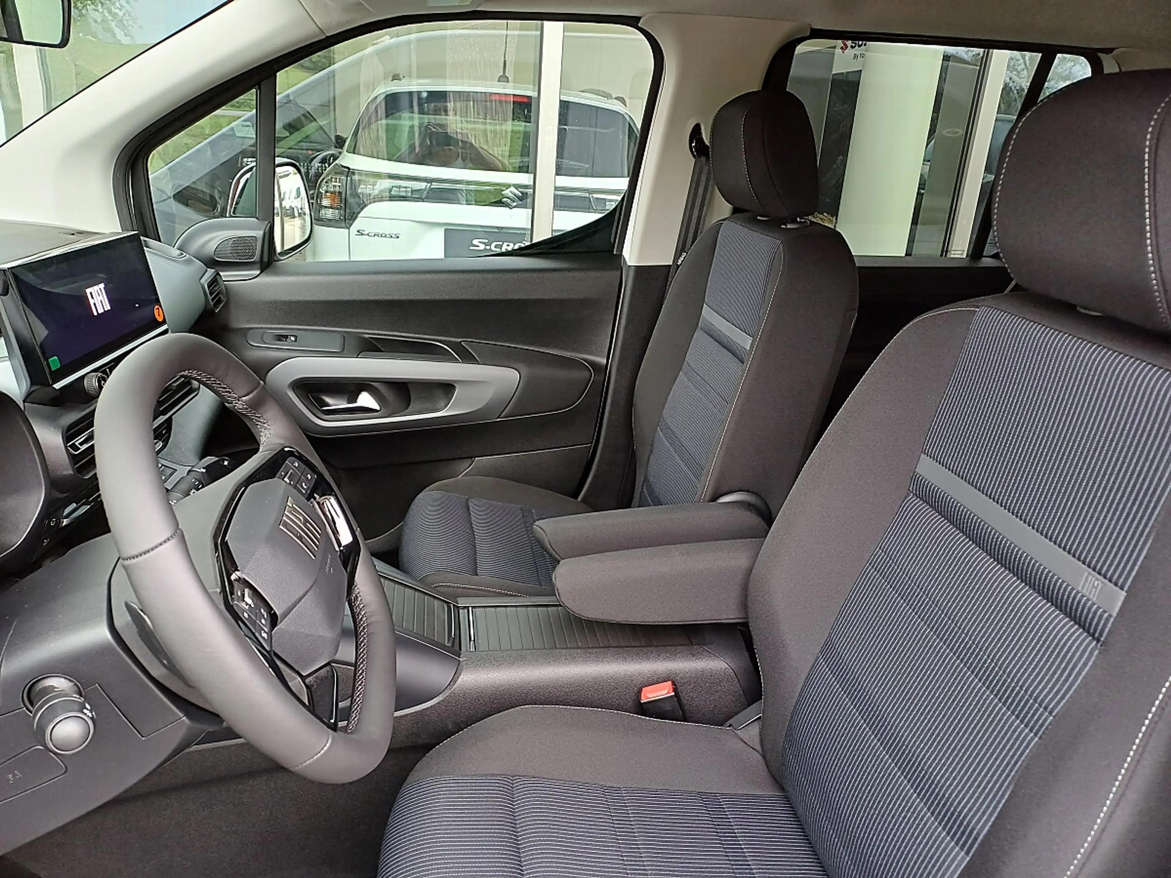 Fiat Qubo 1.5 Diesel 130 L1 La Prima Aut. — photo 11