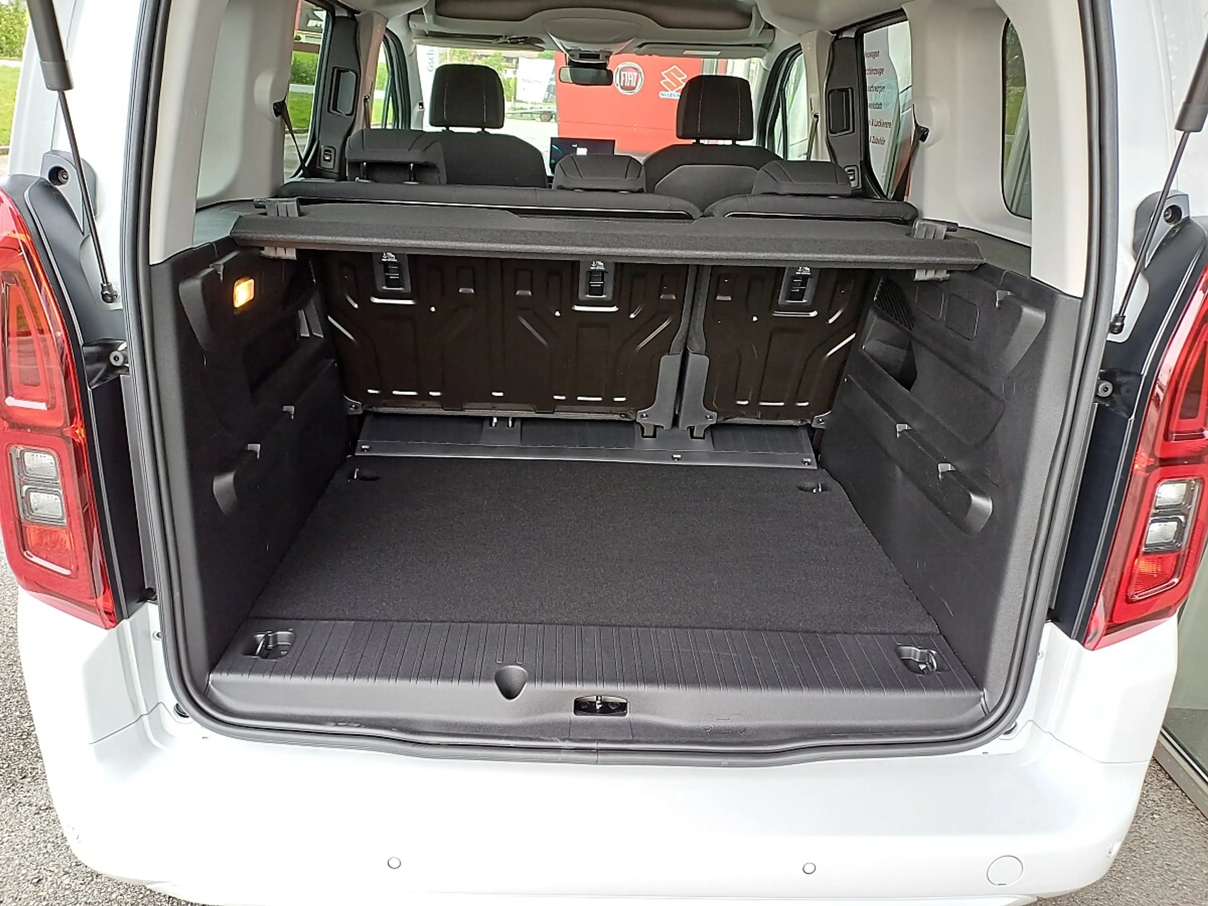 Fiat Qubo 1.5 Diesel 130 L1 La Prima Aut. — photo 6