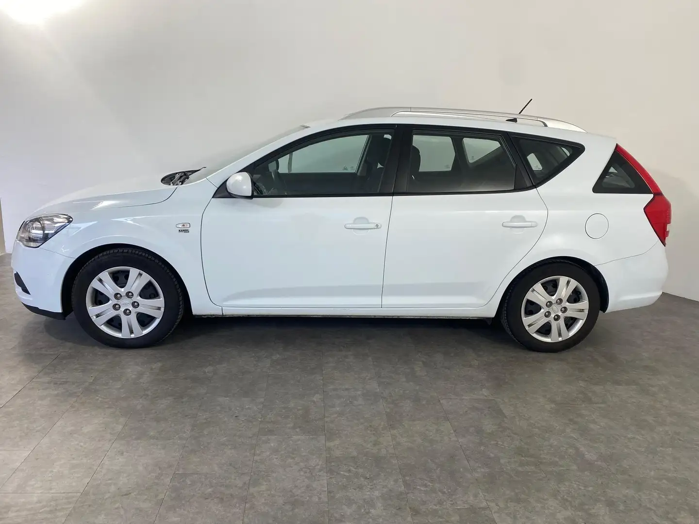 Kia Ceed SW / cee'd SW Sportswagon 1.4 CVVT 90 AHK neues Pickerl 66 kW... Blanc - 2