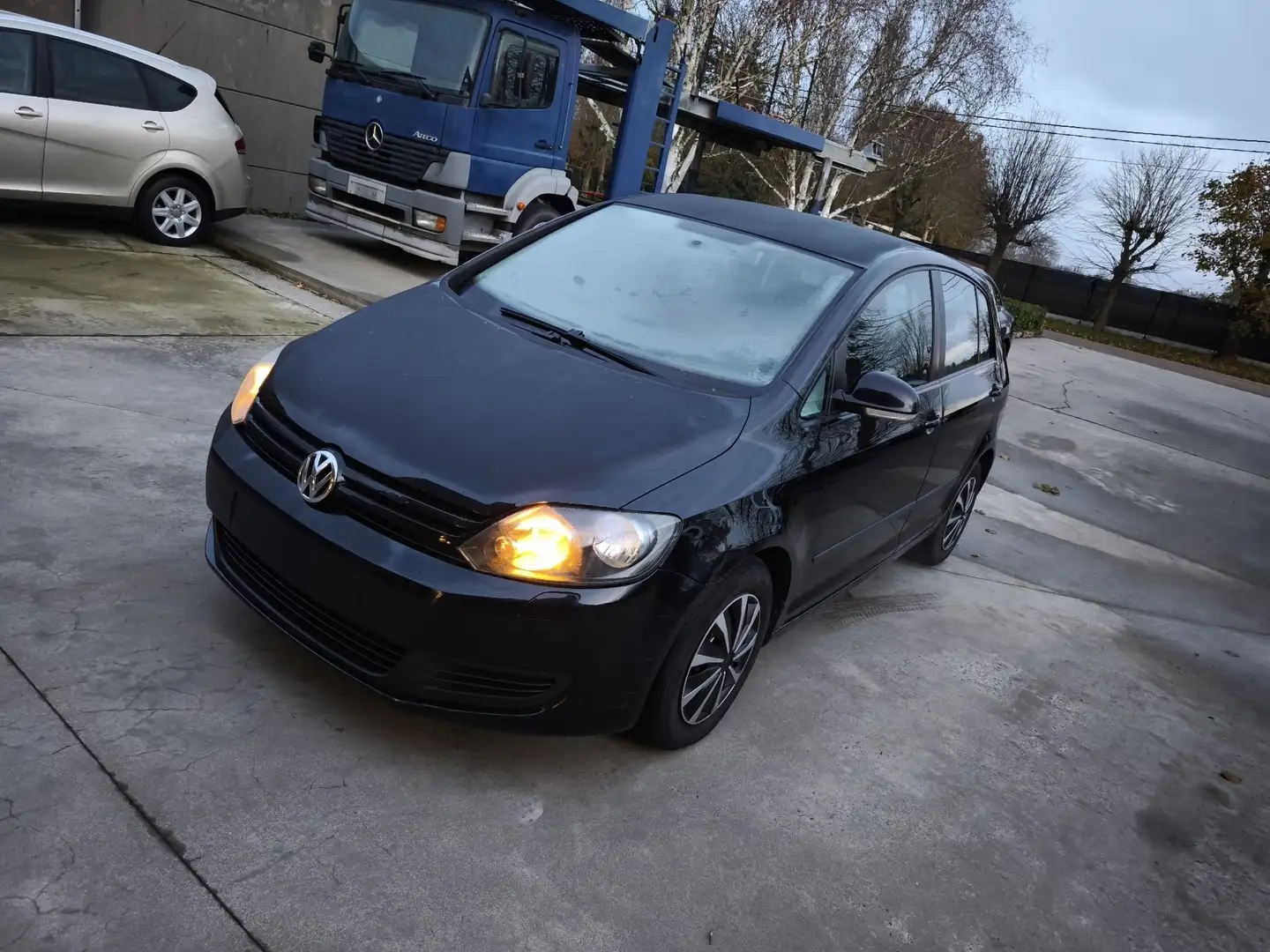 Volkswagen Golf Noir - 1