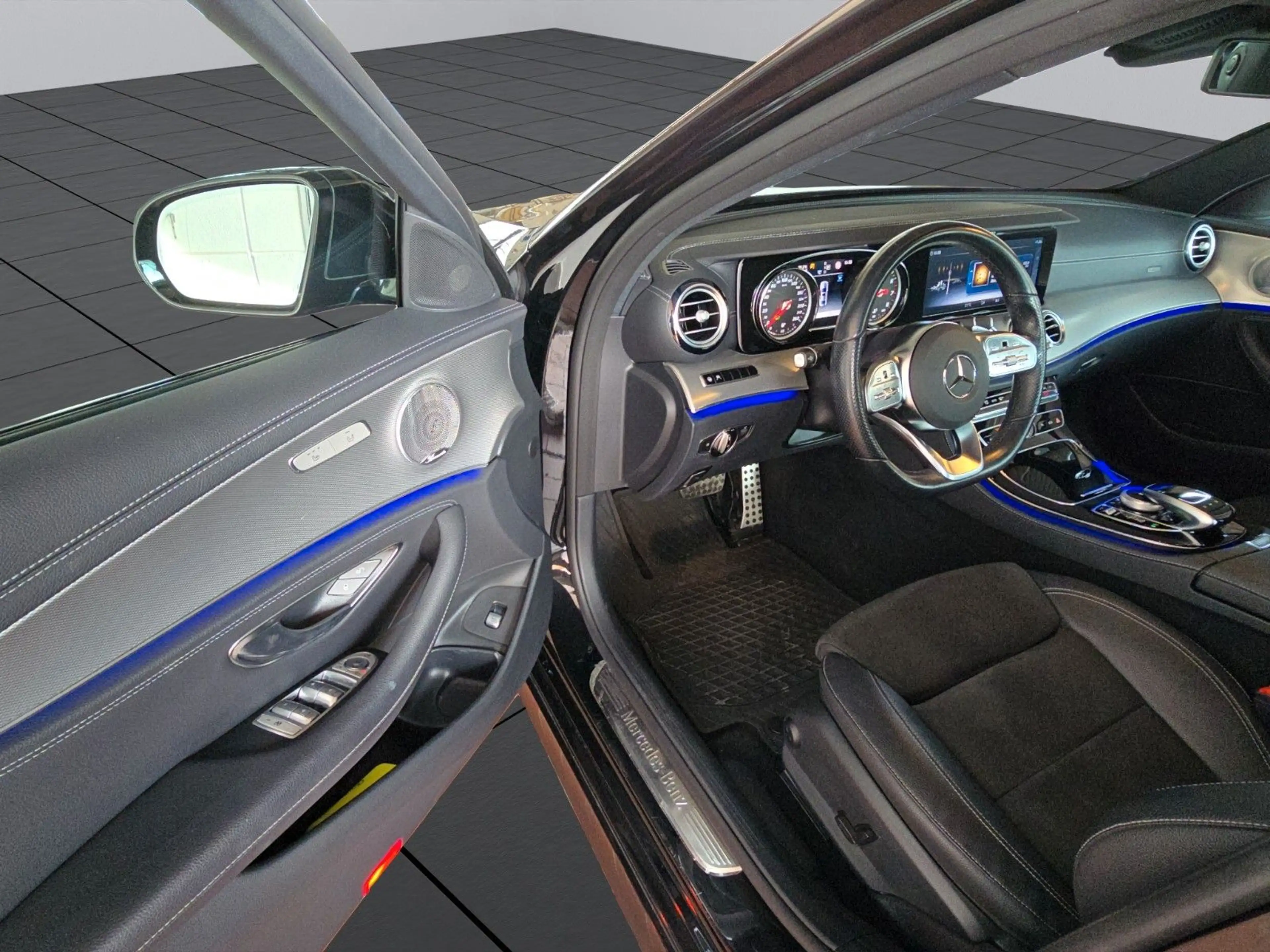 Mercedes-Benz E 450 4Matic 9G-TRONIC AMG Line *TWA *LED High — photo 11