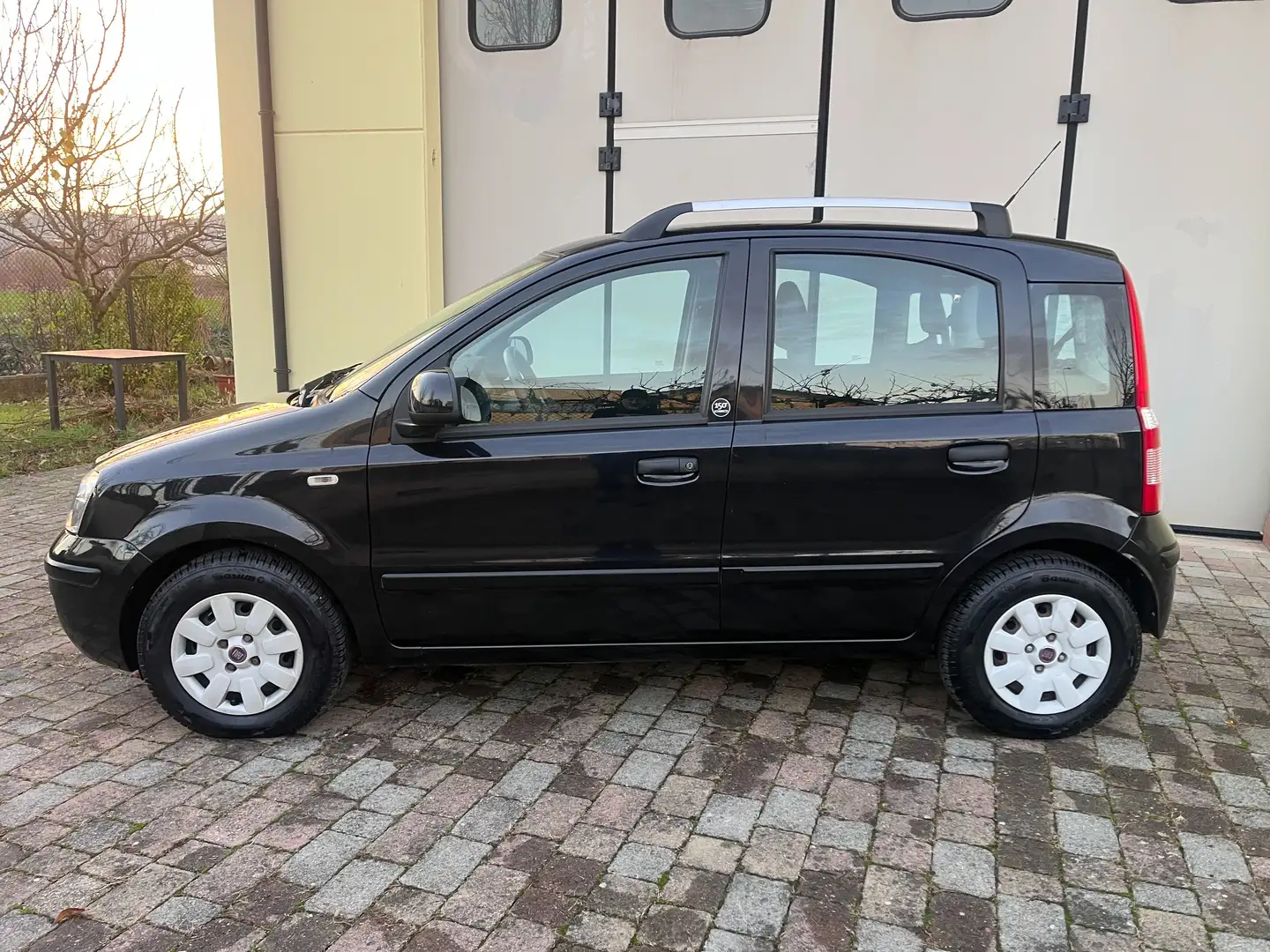 Fiat Panda Panda II 1.2 Dynamic 69cv E5 Schwarz - 2