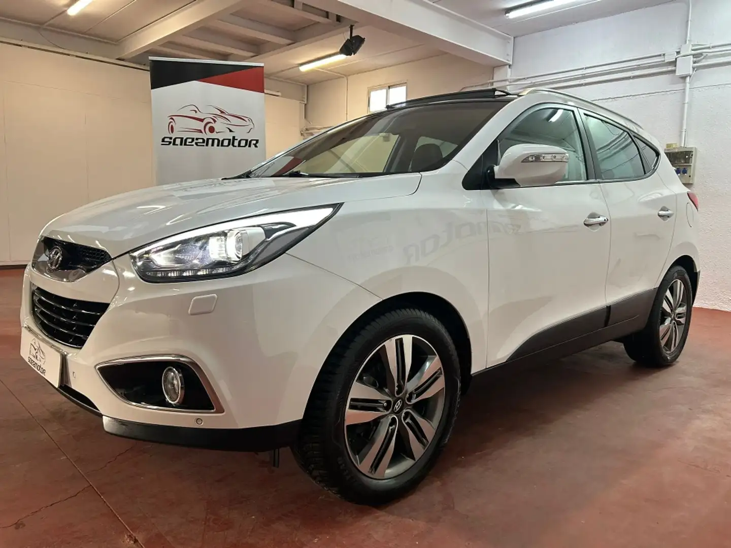 Hyundai iX35 2.0CRDI Style Sky Nav 4x4 184 Blanco - 1