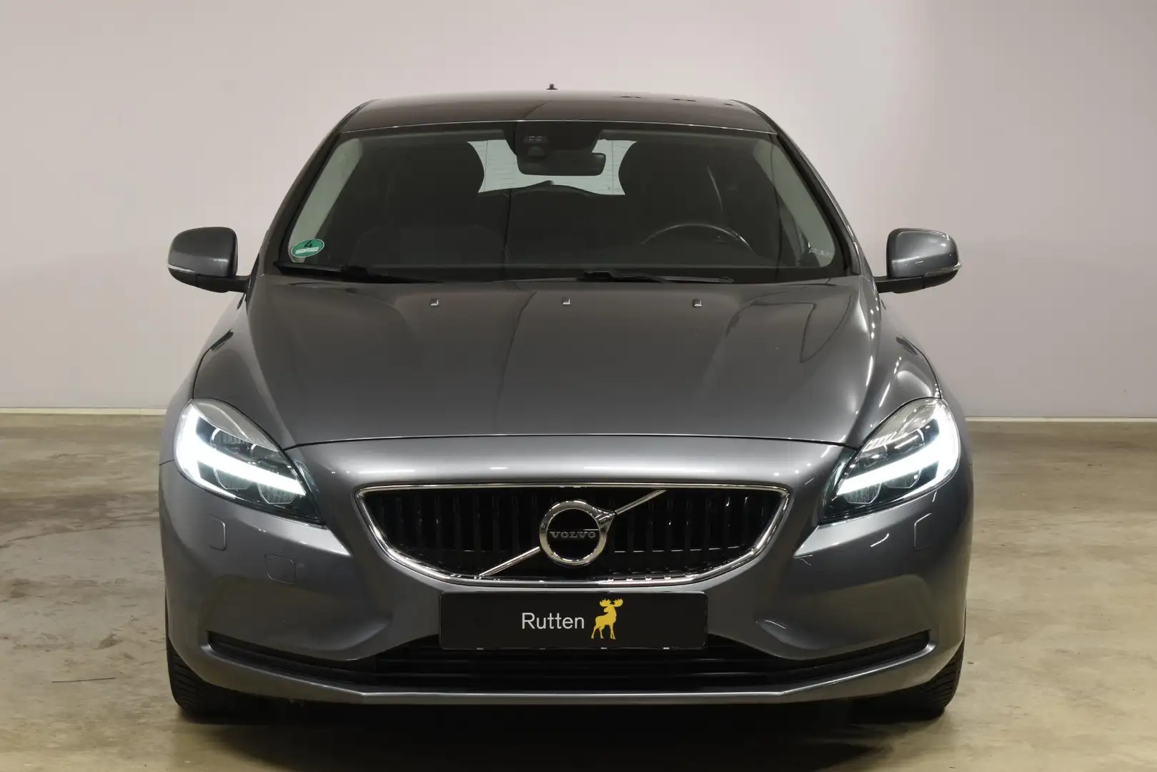 Volvo V40 T2 122PK Nordic+ / Navigatie / Camera / Cruise Con Grau - 2